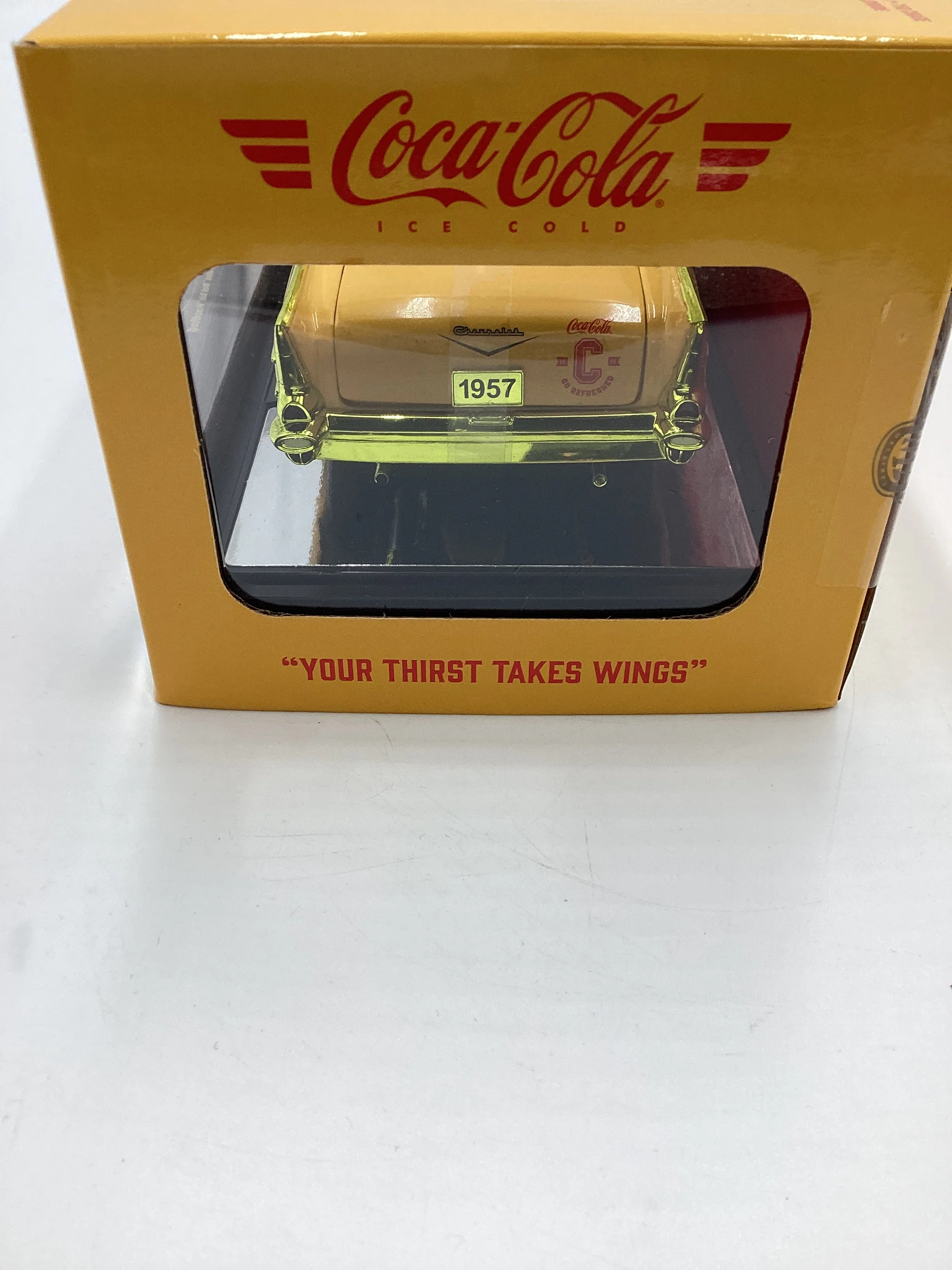 M2 Machines 1/24 Walmart Exclusive Coca Cola 1957 Chevrolet Bel Air Hardtop Yellow WMTS01 CHASE - Image 7