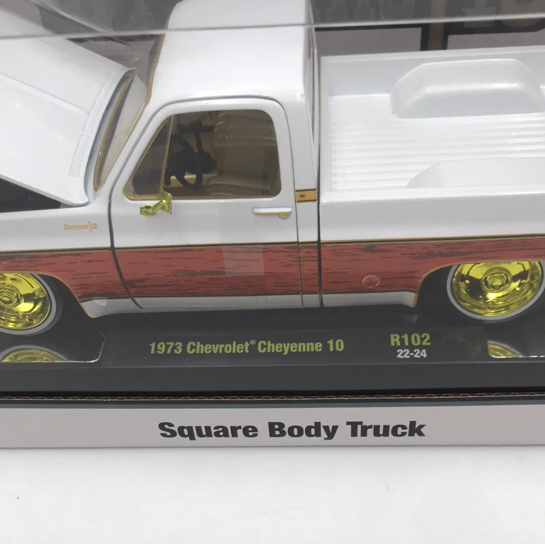 M2 Machines 1/24 chase 1973 Chevrolet Cheyenne 10 white R102 - Image 2