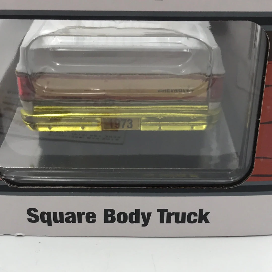 M2 Machines 1/24 chase 1973 Chevrolet Cheyenne 10 white R102 - Image 5
