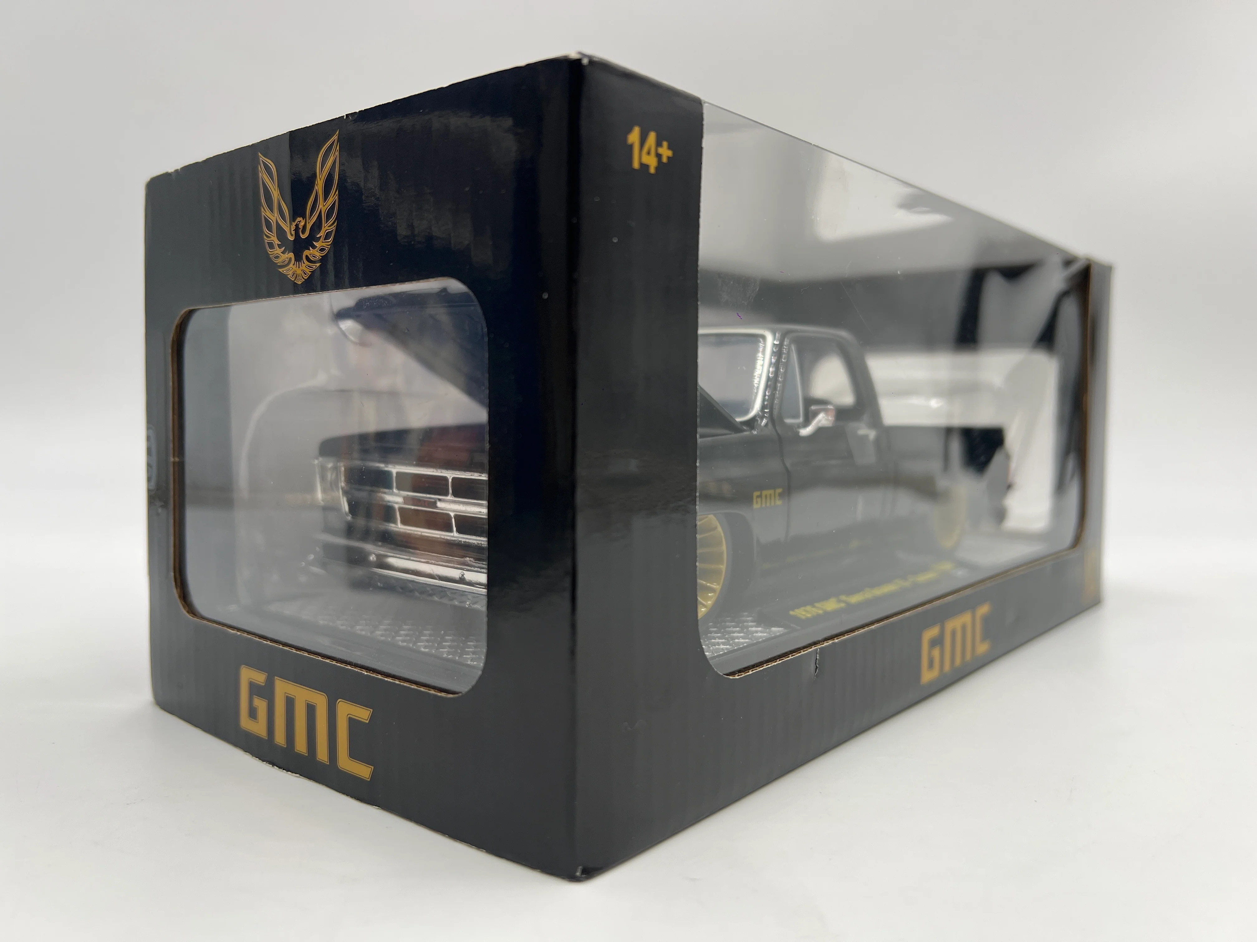 M2 Machines 1/24 Scale R108 1976 GMC Sierra Grande 15 Custom Black - Image 4