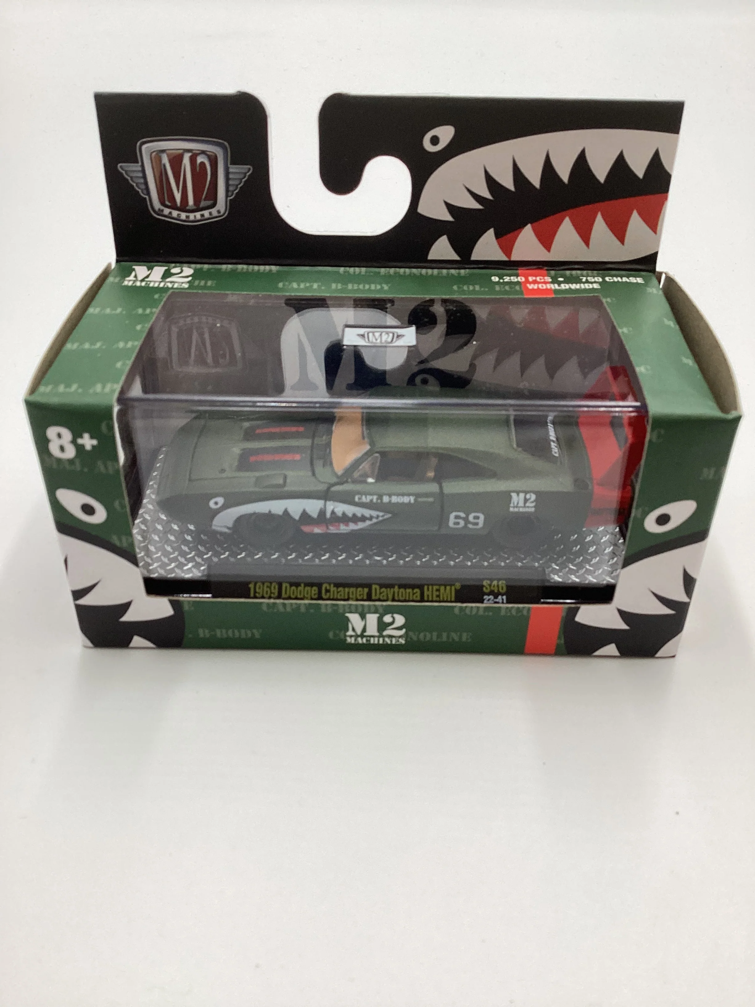 M2 Machines 1969 Dodge Charger Daytona Hemi Green Capt. B-Body S46 - Image 2