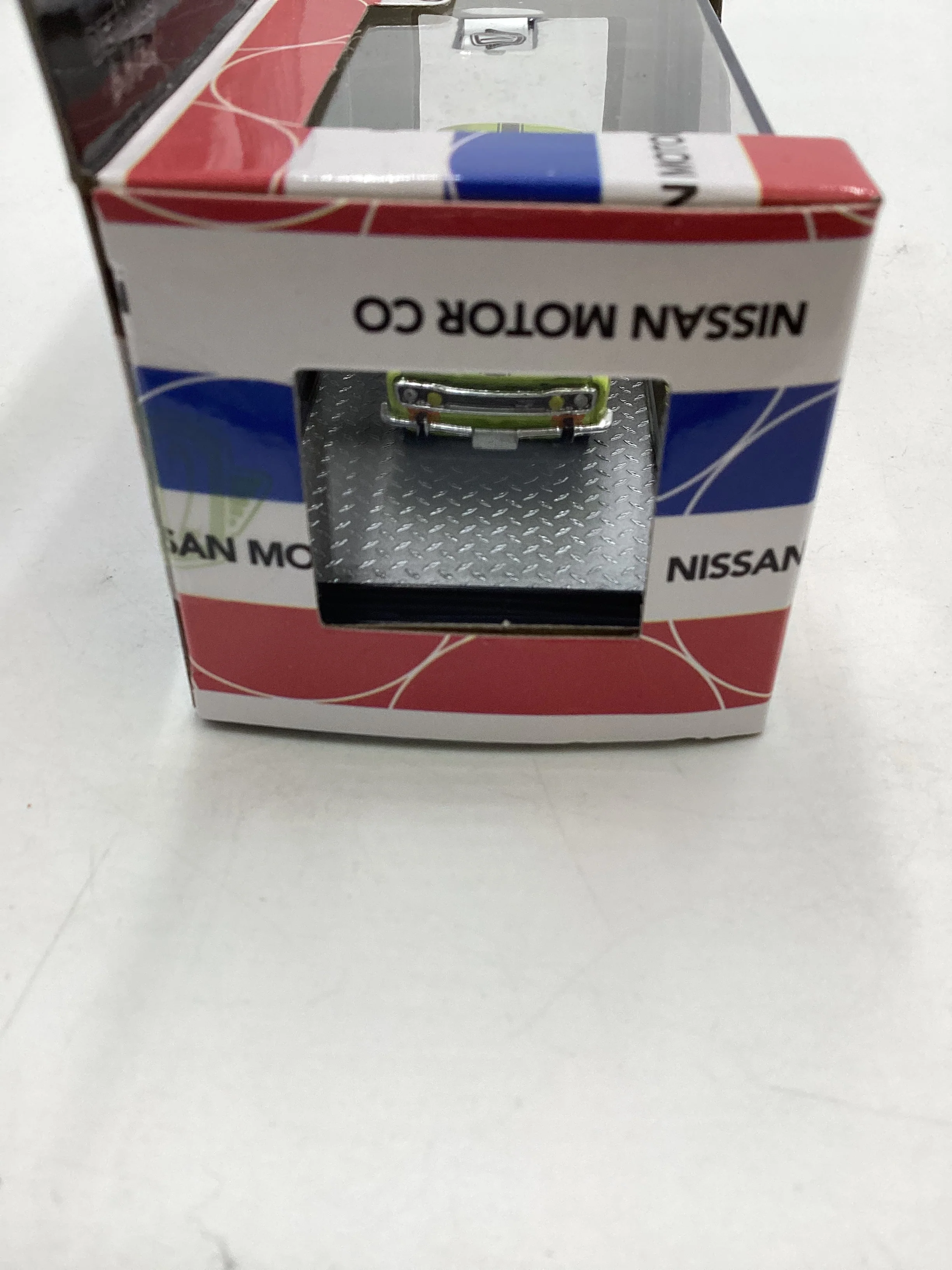 M2 Machines 1970 Datsun 510 R64 - Image 6