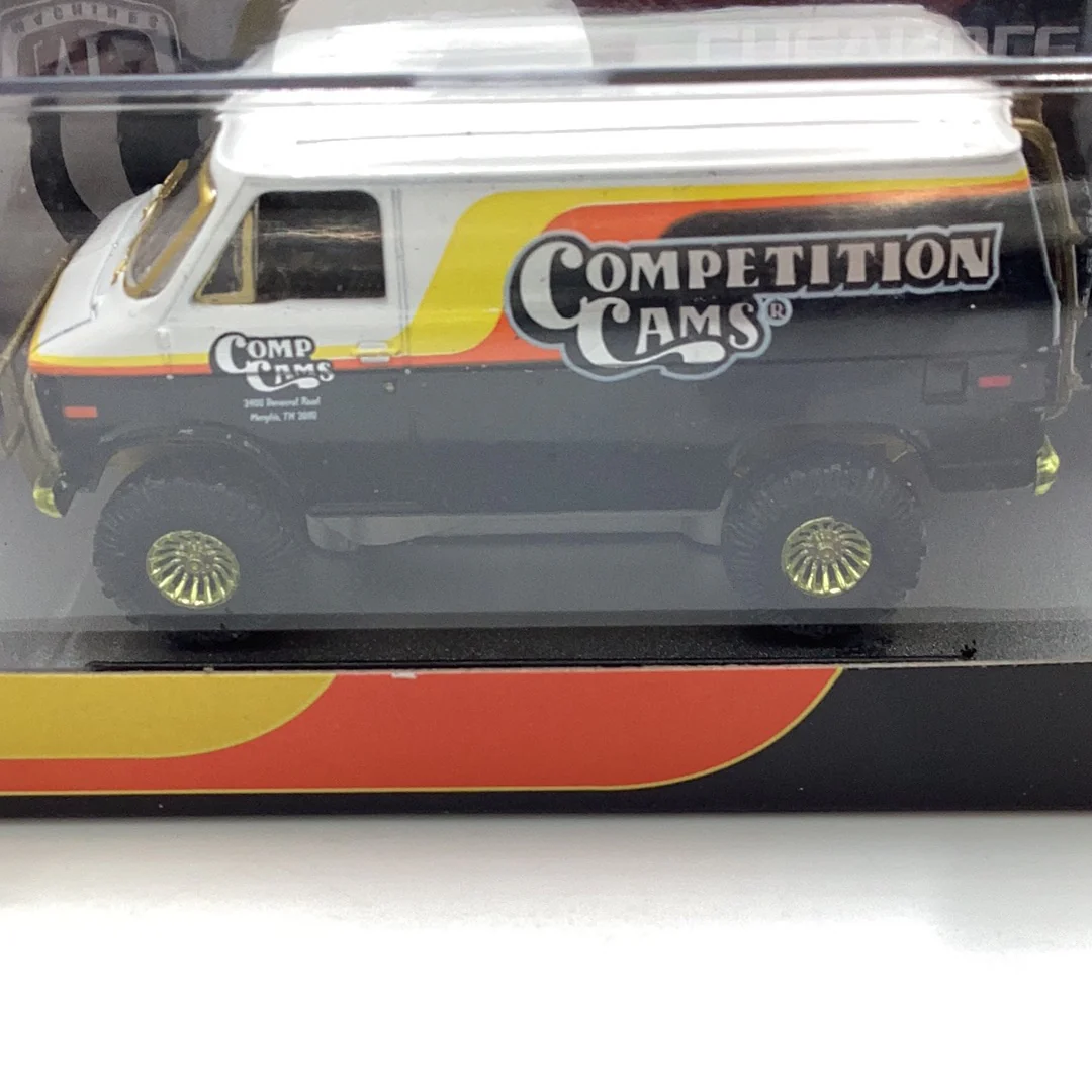 M2 machines 1971 Chevrolet Van G10 R74 Chase - Image 2