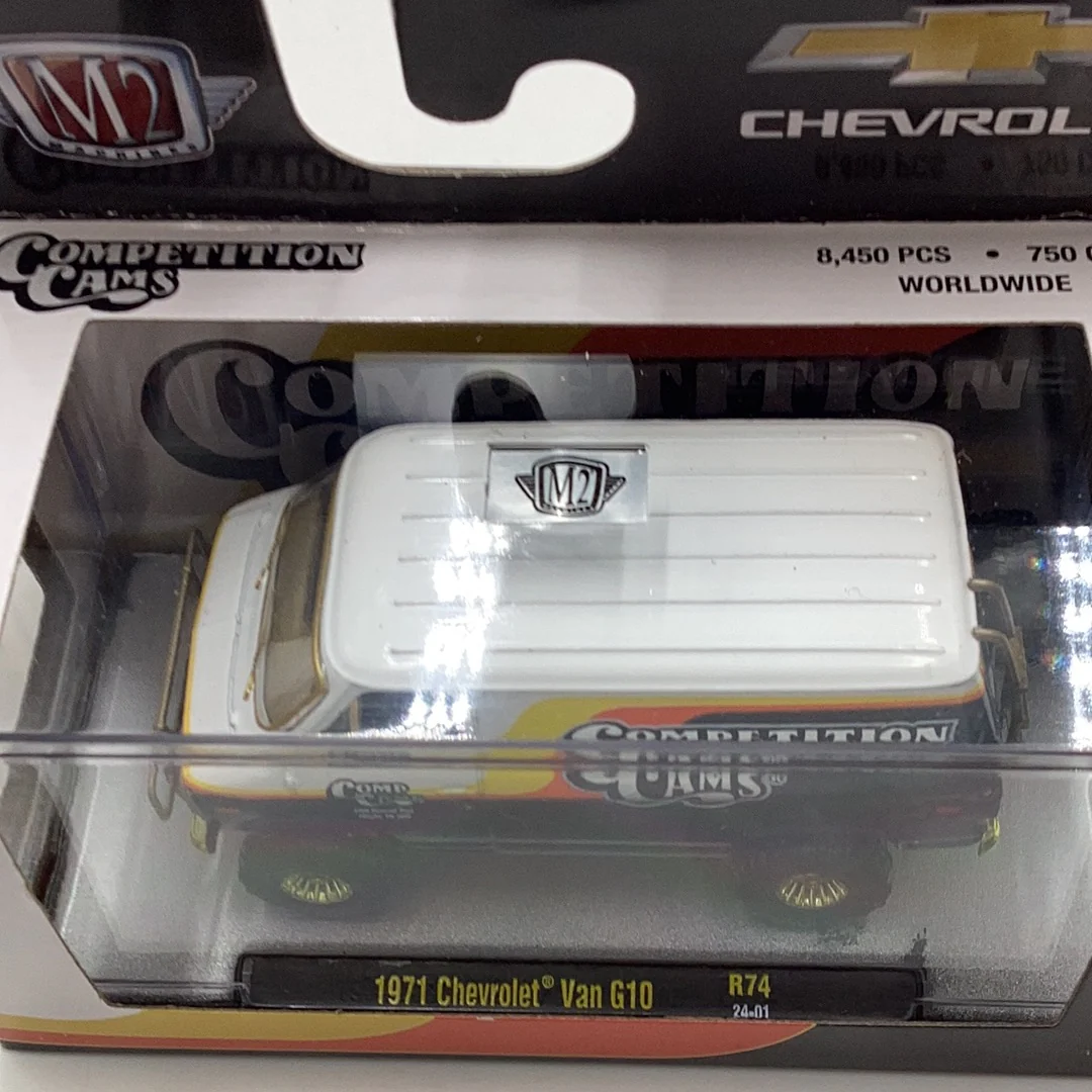 M2 machines 1971 Chevrolet Van G10 R74 Chase - Image 3
