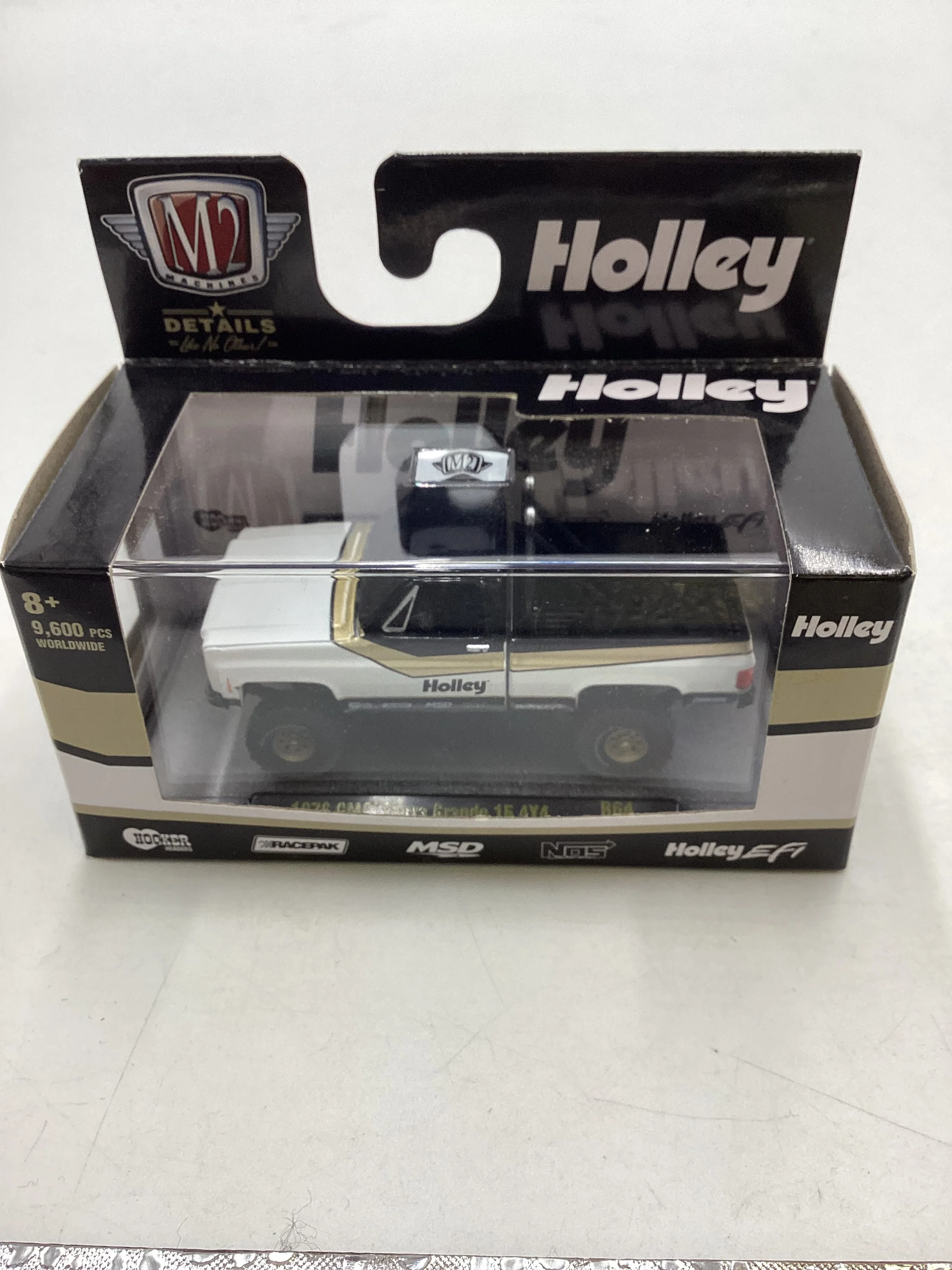 M2 Machines Holley 1976 GMC Sierra Grand 15 4x4 R64 - Image 2