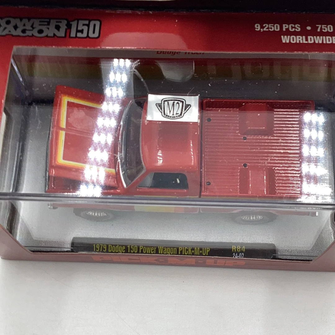M2 MACHINES 1979 Dodge 150 Power Wagon R84 - Image 3
