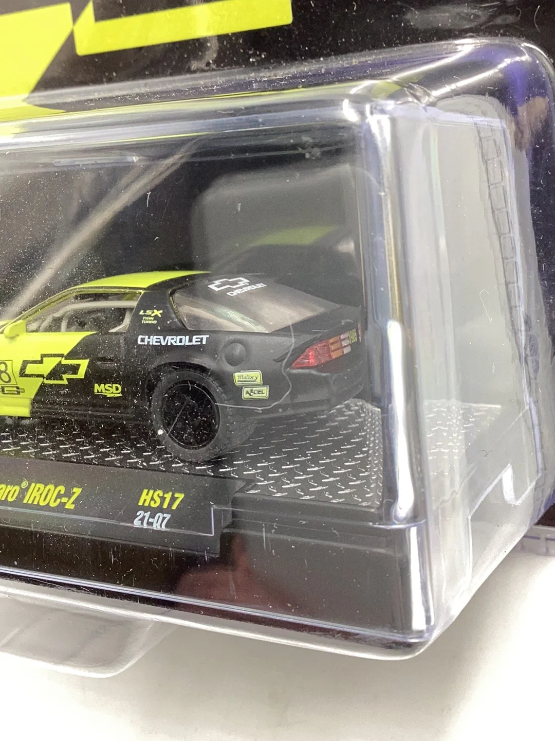 M2 Machines 1985 Chevrolet Camaro Iroc-Z CHASE - Image 4