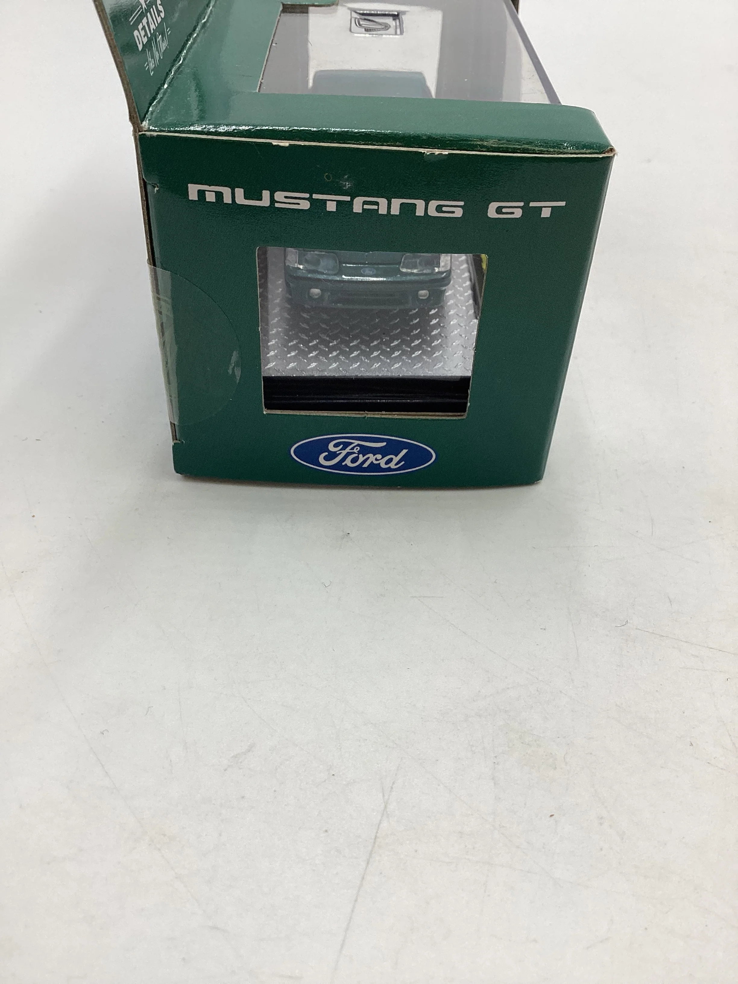 M2 Machines 1987 Ford Mustang GT Green R66 - Image 6