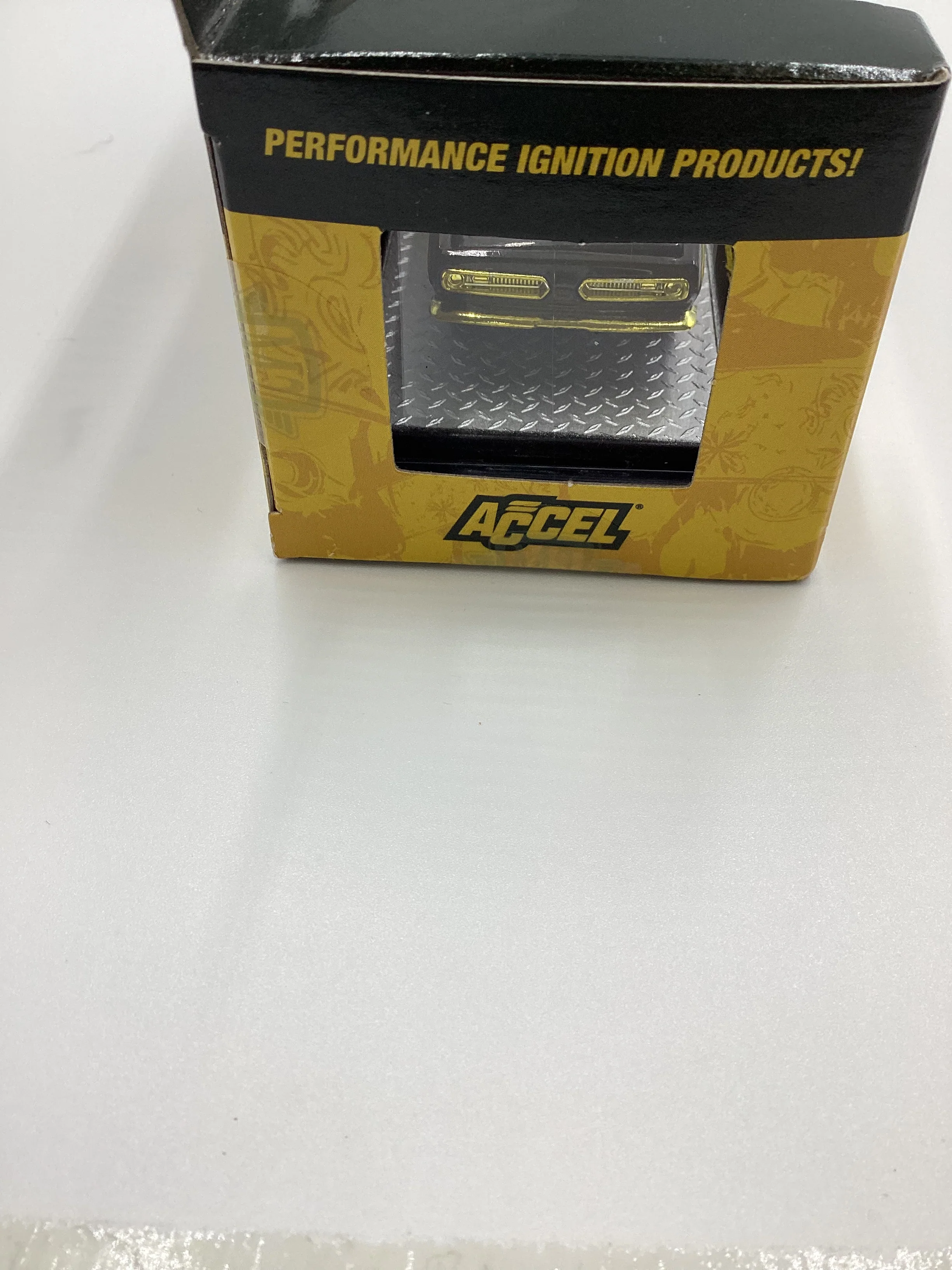 M2 Machines Accel CHASE 1/750 1968 Plymouth Barracuda Hemi Super Stock R88 with protector - Image 5