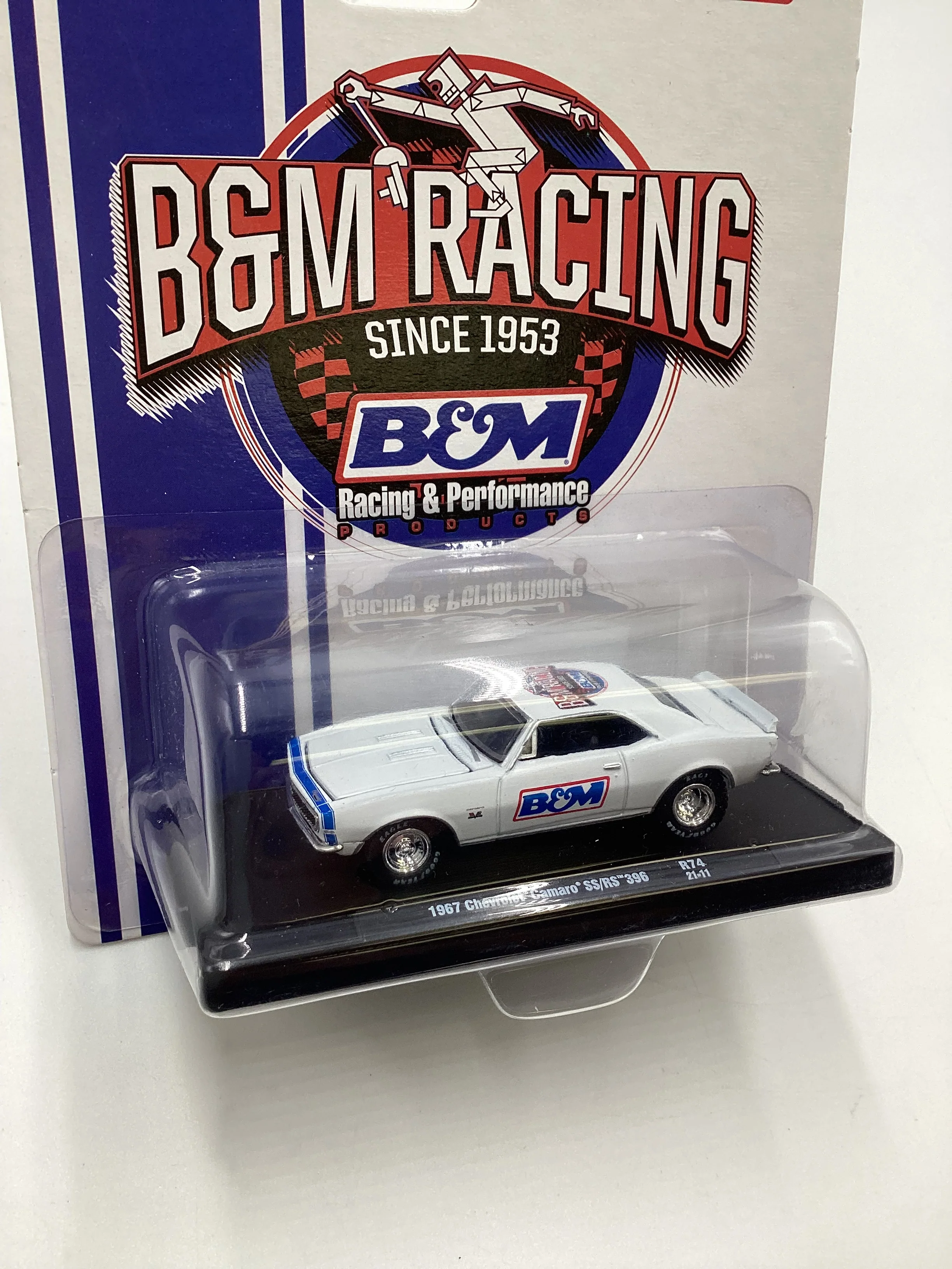 M2 Machines Auto Driver B&M 1967 Chevrolet Camaro SS/RS 396 White R74 189C - Image 5