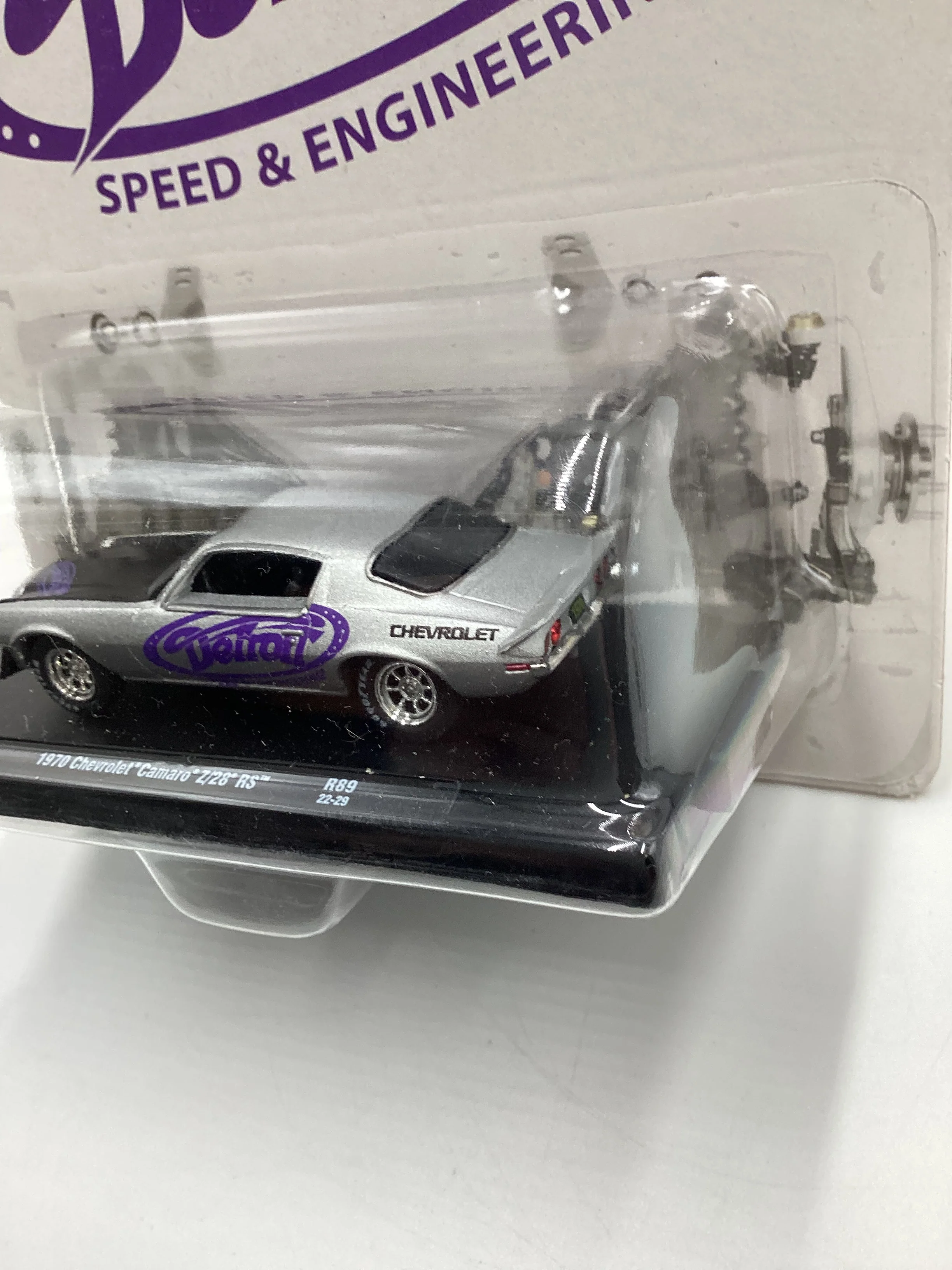 M2 Machines Auto Driver Detroit 1970 Chevrolet Camaro Z/28 RS Silver R89 192C - Image 4