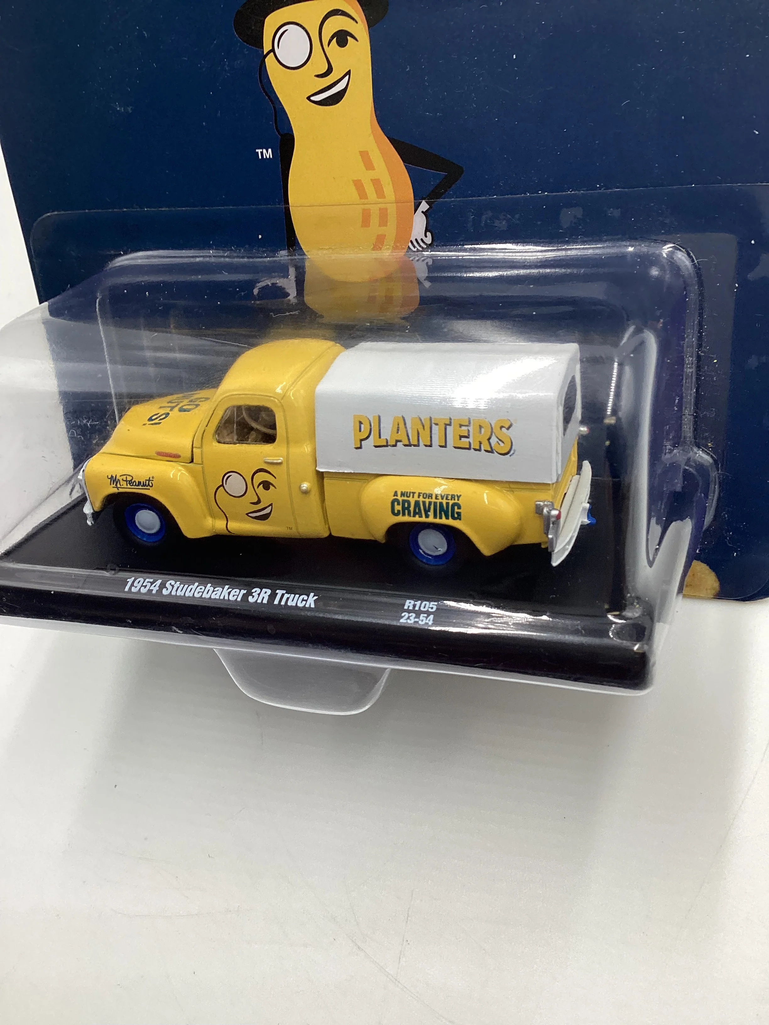 M2 Machines Auto Driver Planters 1954 Studebaker 3R Truck Yellow R105 188R - Image 4