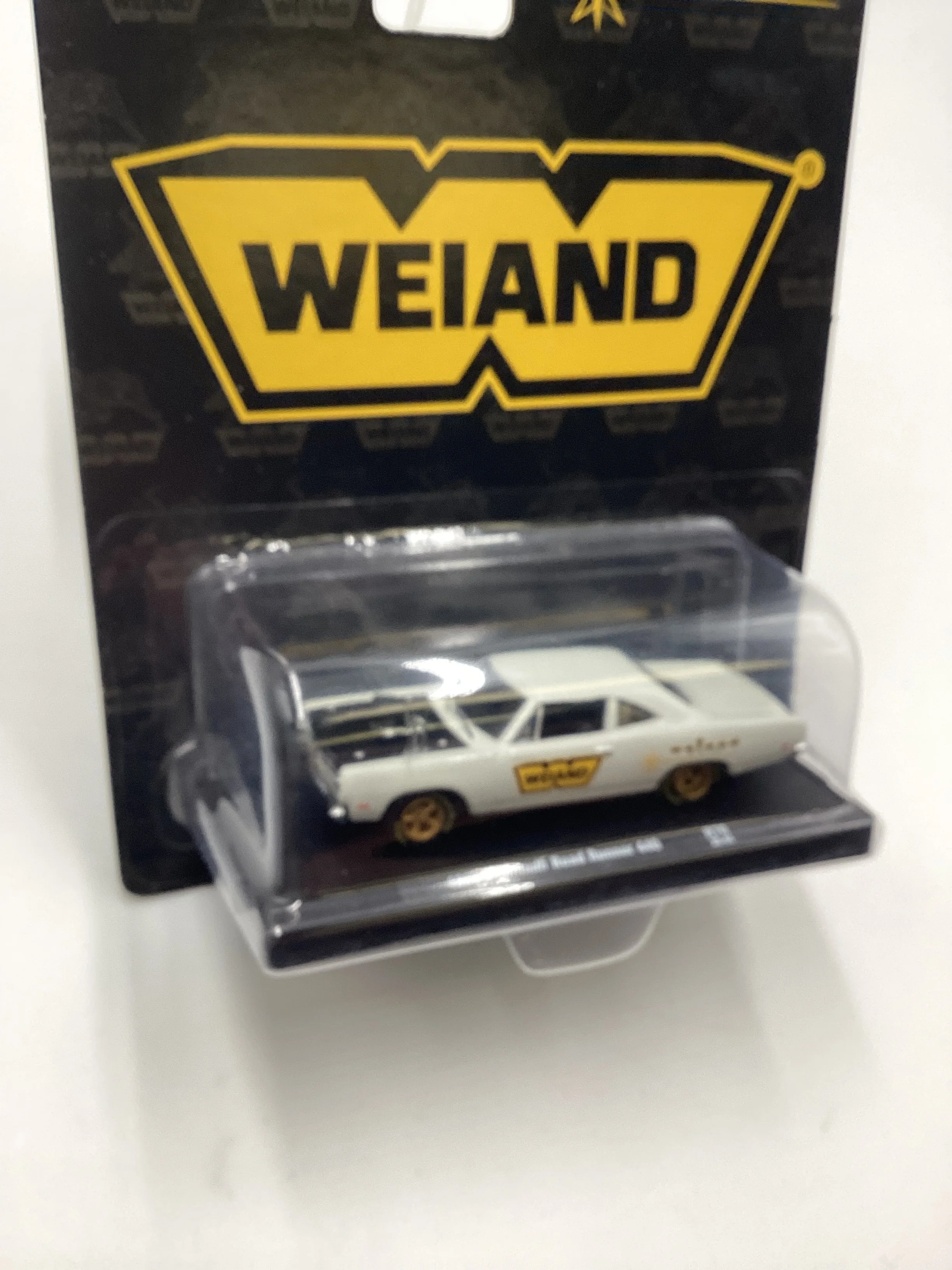 M2 Machines Auto driver Weiland 1969 Plymouth Road Runner 440 White R70 188P - Image 5