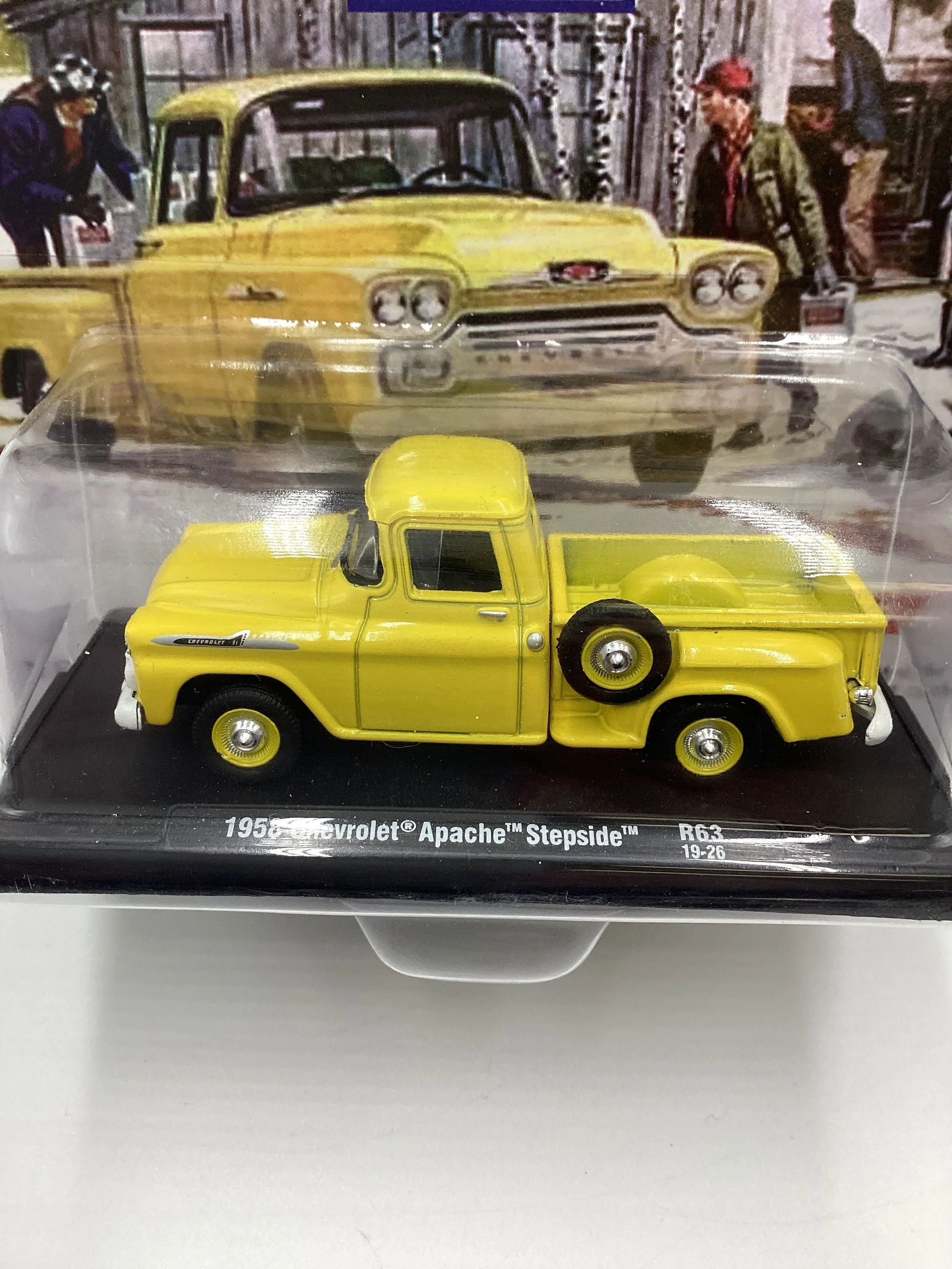 M2 Machines Auto Drivers Chevrolet 1958 Chevrolet Apache Stepside R63 Yellow 189A - Image 3