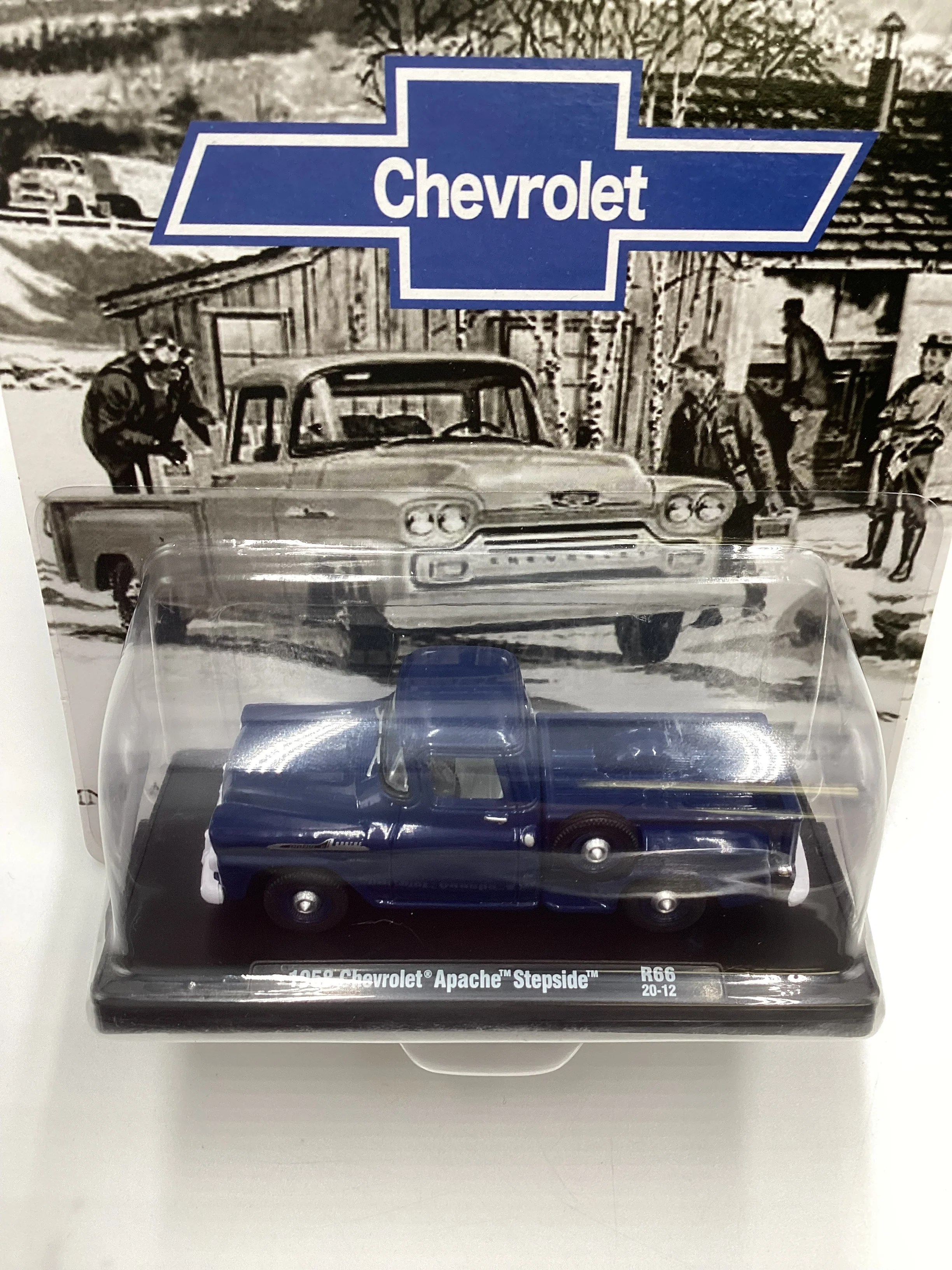 M2 Machines Auto Drivers Chevrolet 1958 Chevrolet Apache Stepside R66 Blue 188C - Image 6
