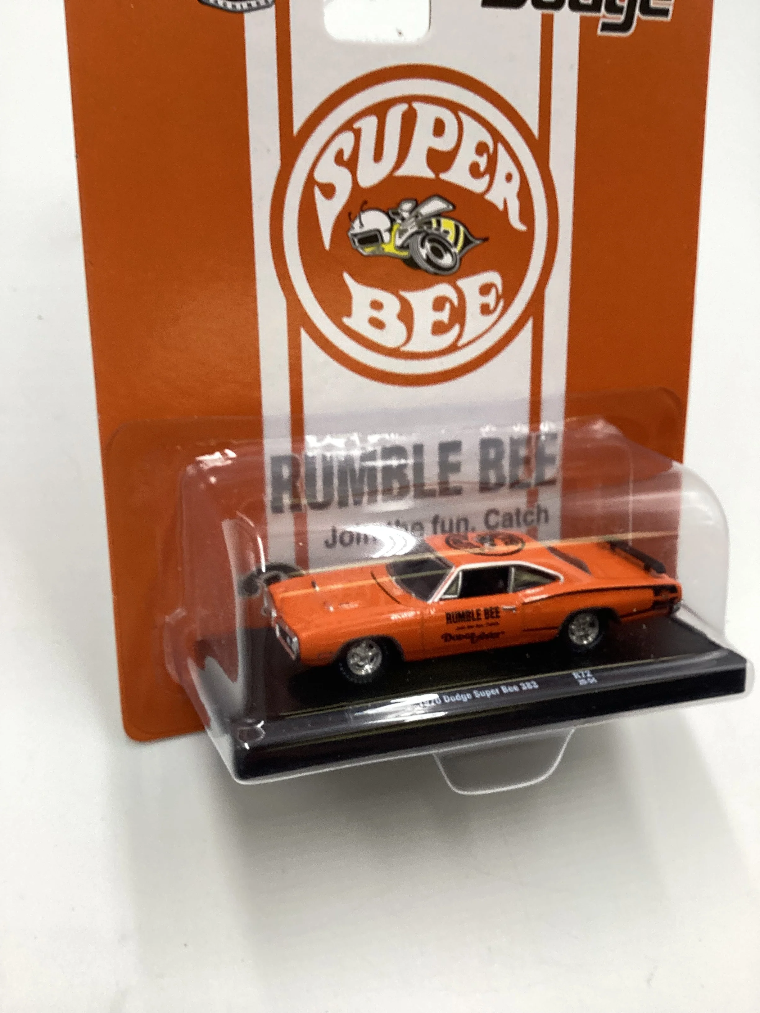 M2 Machines Auto Drivers Dodge 1970 Dodge Super Bee 383 Orange R72 192G - Image 5