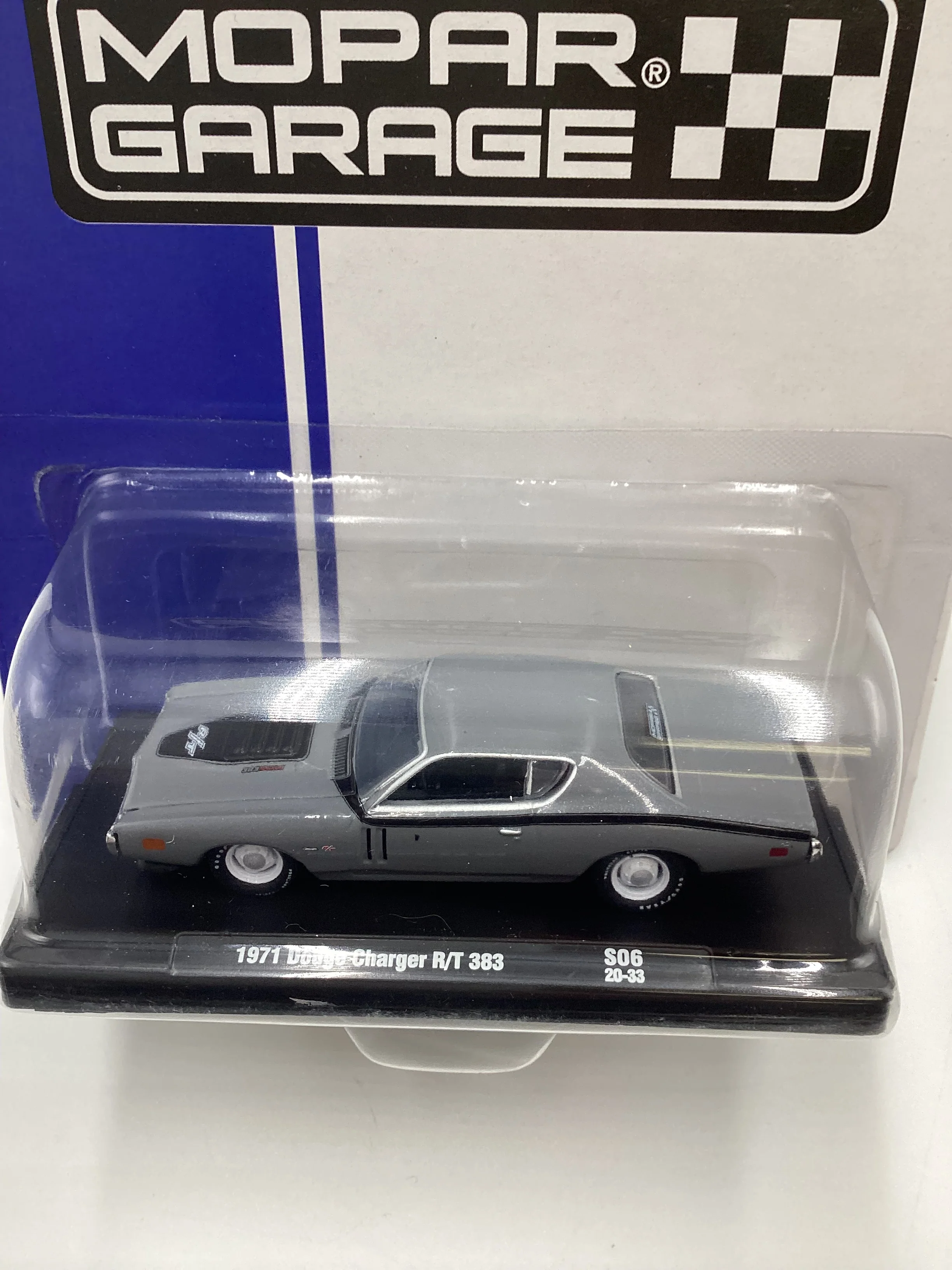 M2 Machines Auto-drivers Mopar Garage 1971 Dodge Charger R/T 383 S06 193A - Image 6