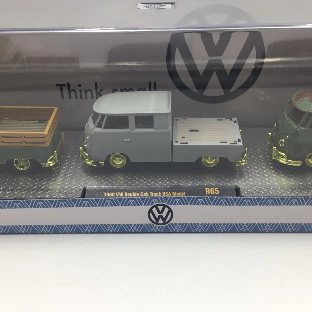 M2 Machines auto haulers 1960 VW Double cab truck USA R65 CHASE - Image 3