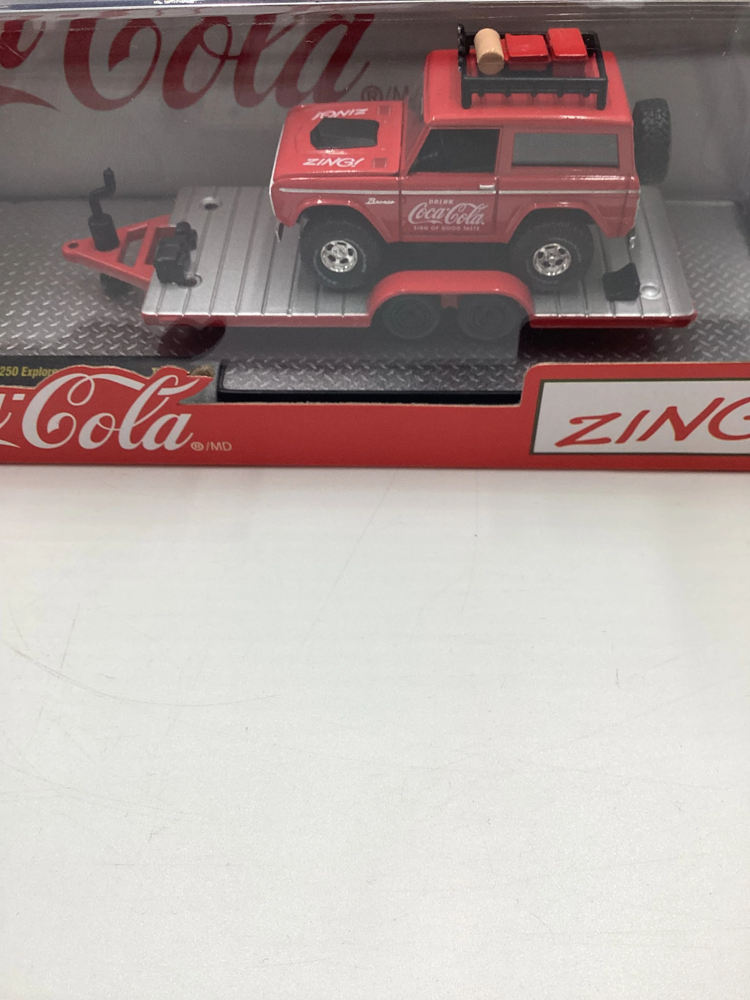 M2 Machines Auto Haulers Coca Cola 1972 Ford F-250 & 1966 Ford Bronco TW11 - Image 7