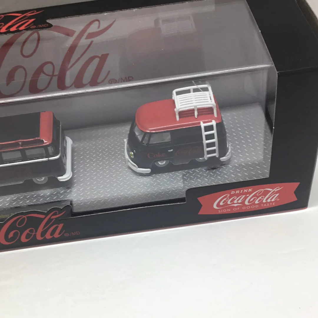 M2 Machines auto haulers Coca Cola 1960 VW Microbus Deluxe USA & 1960 VW delivery van - Image 4
