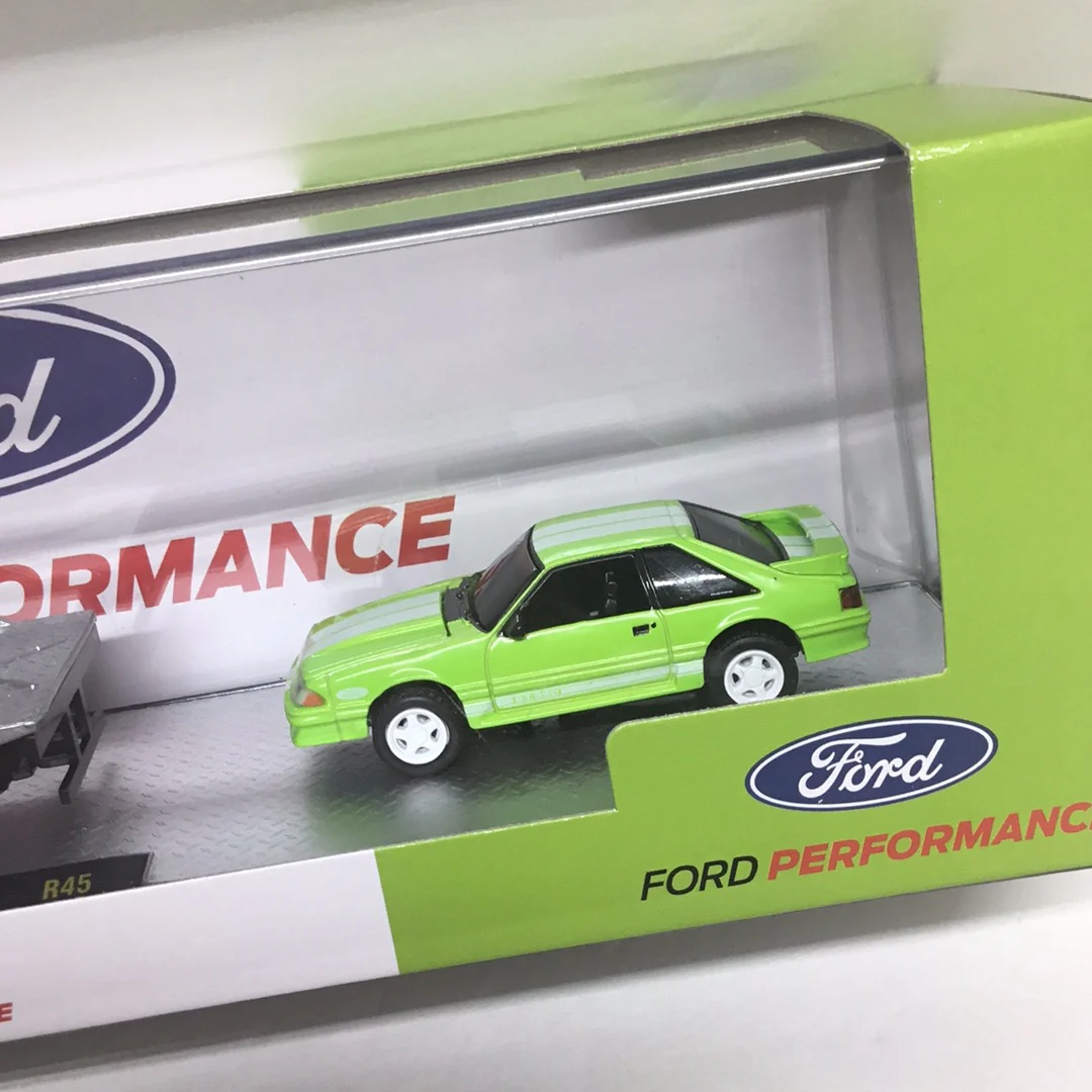 M2 Machines auto haulers Ford performance 1990 Ford C 8000 & 1988 Ford Mustang Gt R45 - Image 3