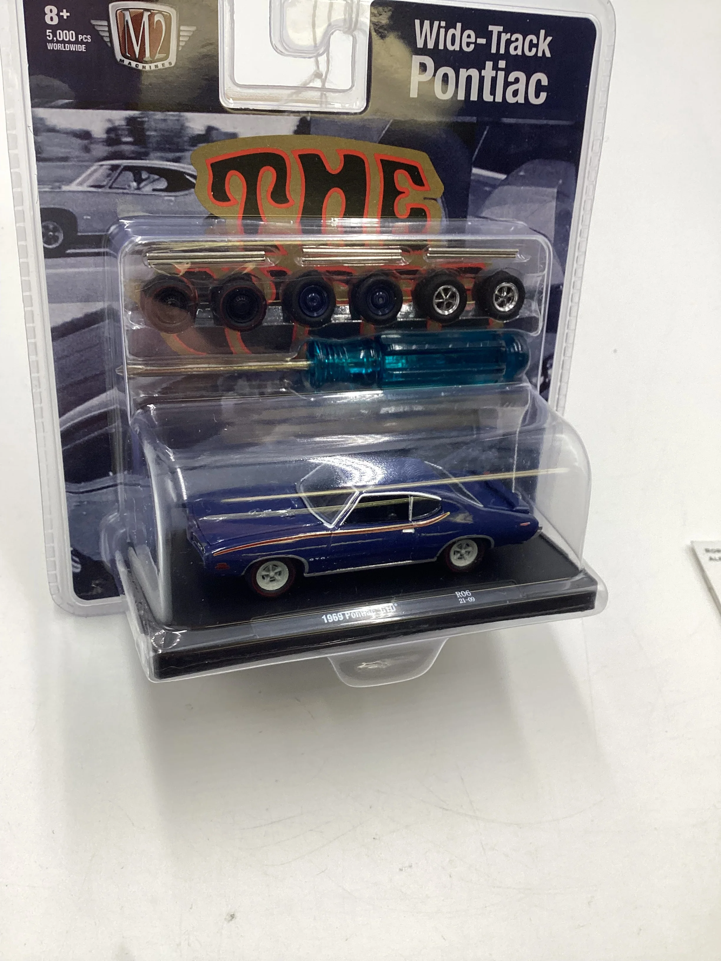 M2 Machines Auto Wheels Wide Track Pontiac 1969 Pontiac GTO Blue R06 197i - Image 5