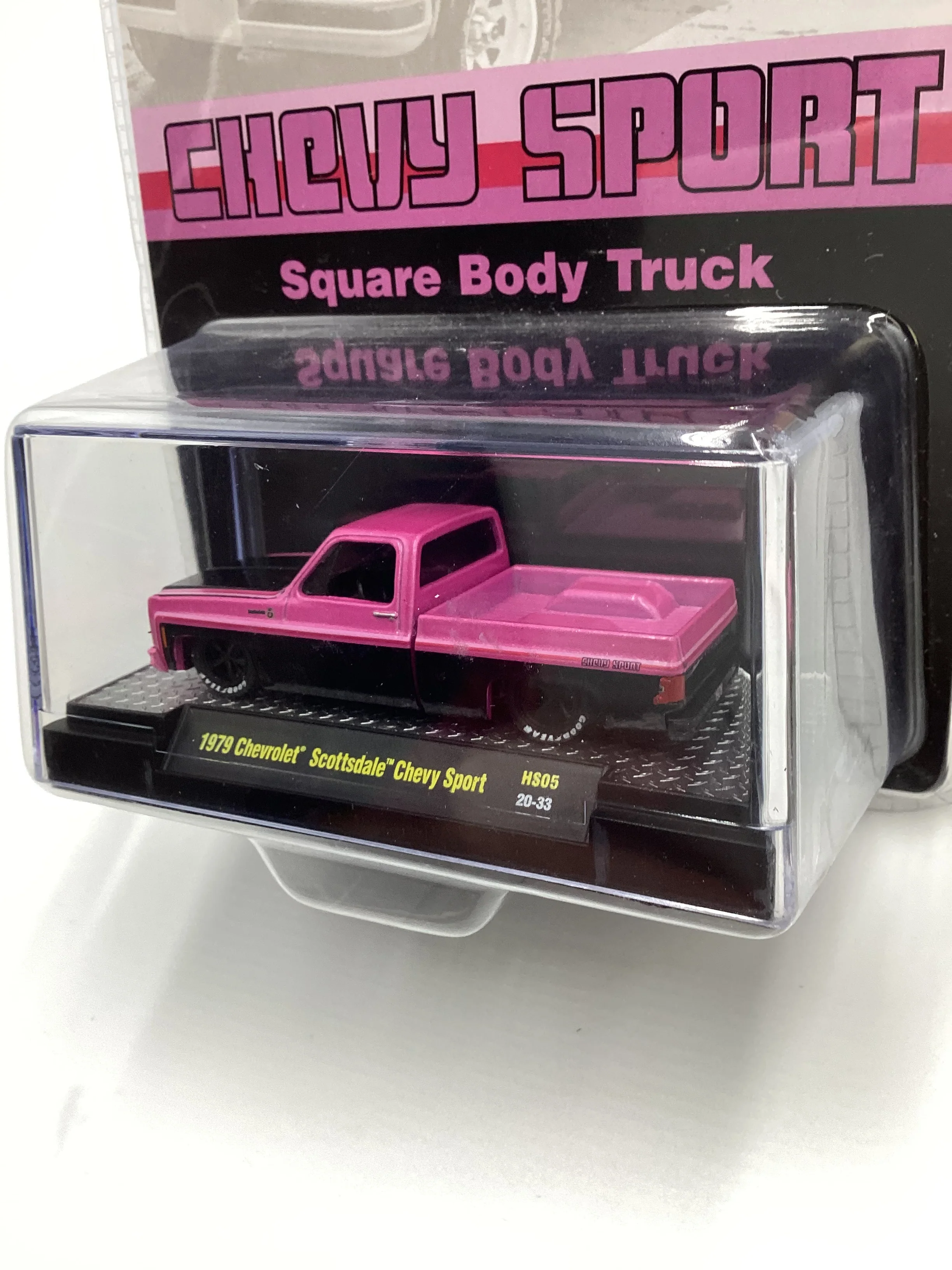 M2 Machines Chevy Sport Squarebody Truck 1979 Chevrolet Scottsdale Chevy Sport Pink HS05 - Image 4