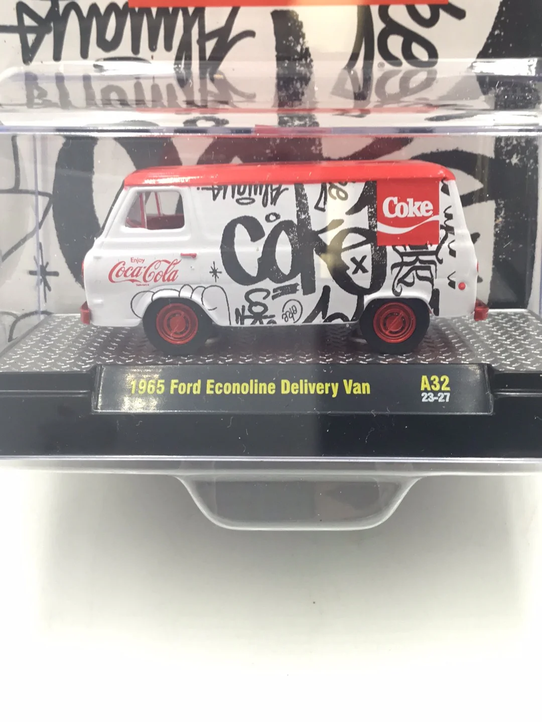 M2 Machines Coca Cola 1965 Ford Econoline Delivery Van CHASE A32 - Image 2