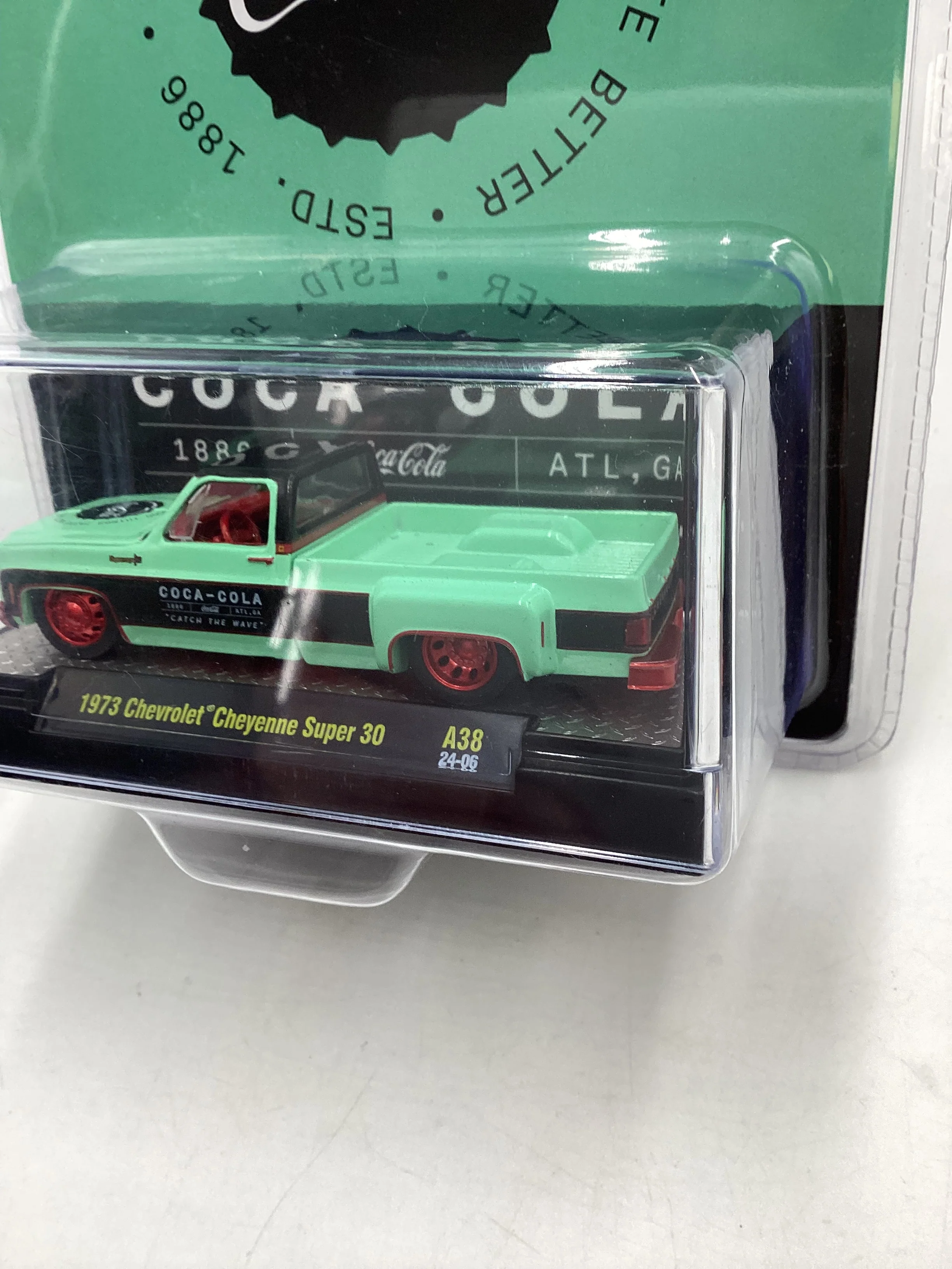 M2 Machines Coca-Cola Chase 1973 Chevrolet Cheyenne Super 30 A38 - Image 4