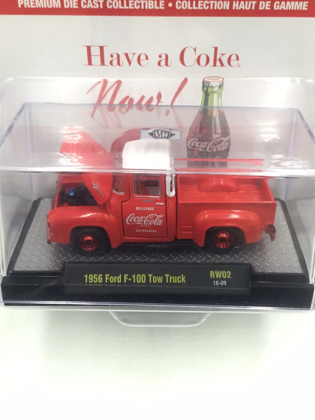 M2 Machines Coca Cola Christmas 1956 Ford F100 Tow Truck Chase RW02 - Image 5