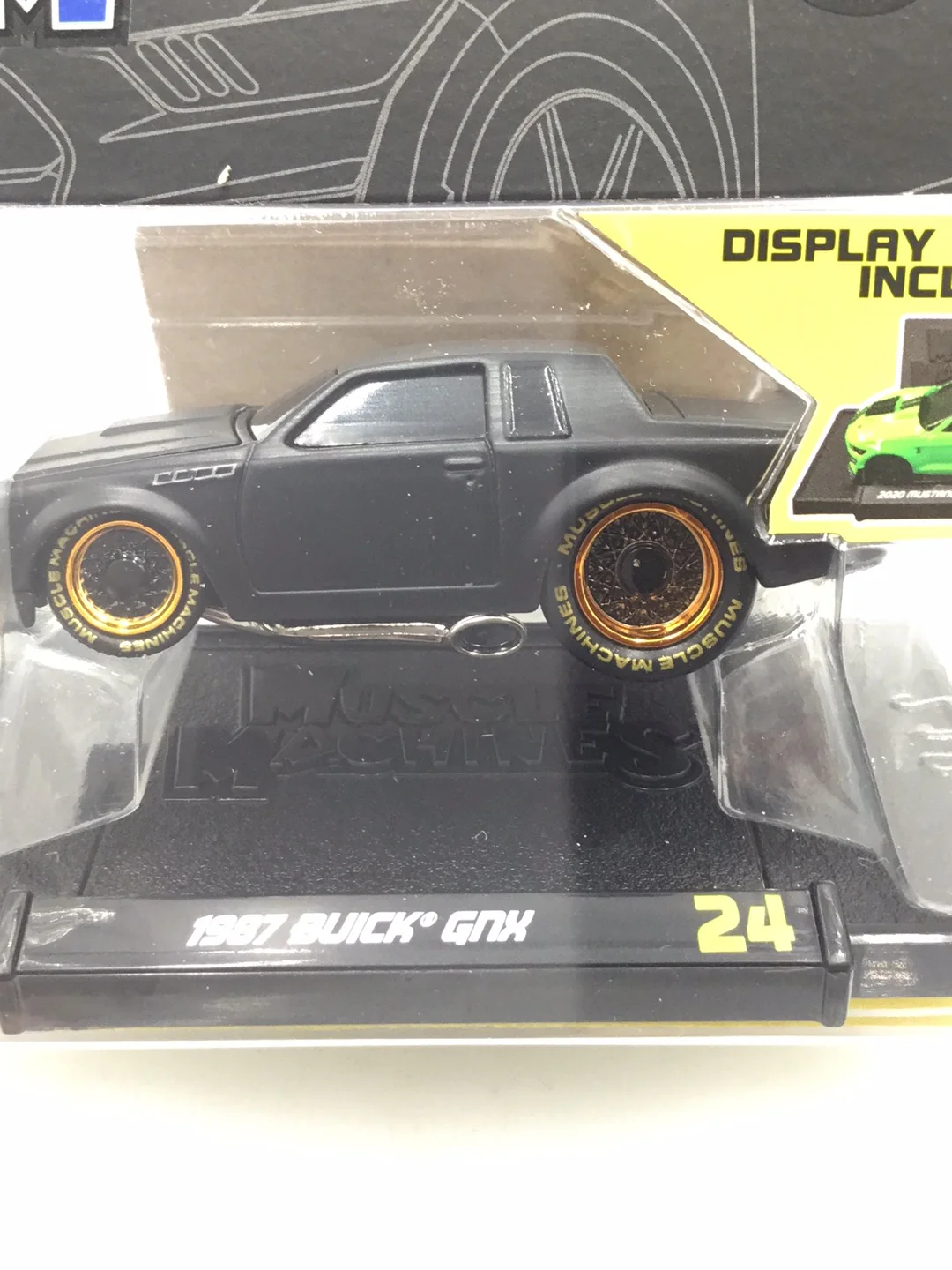 M2 Machines Detroit muscle 1987 Buick GNX Chase - Image 2