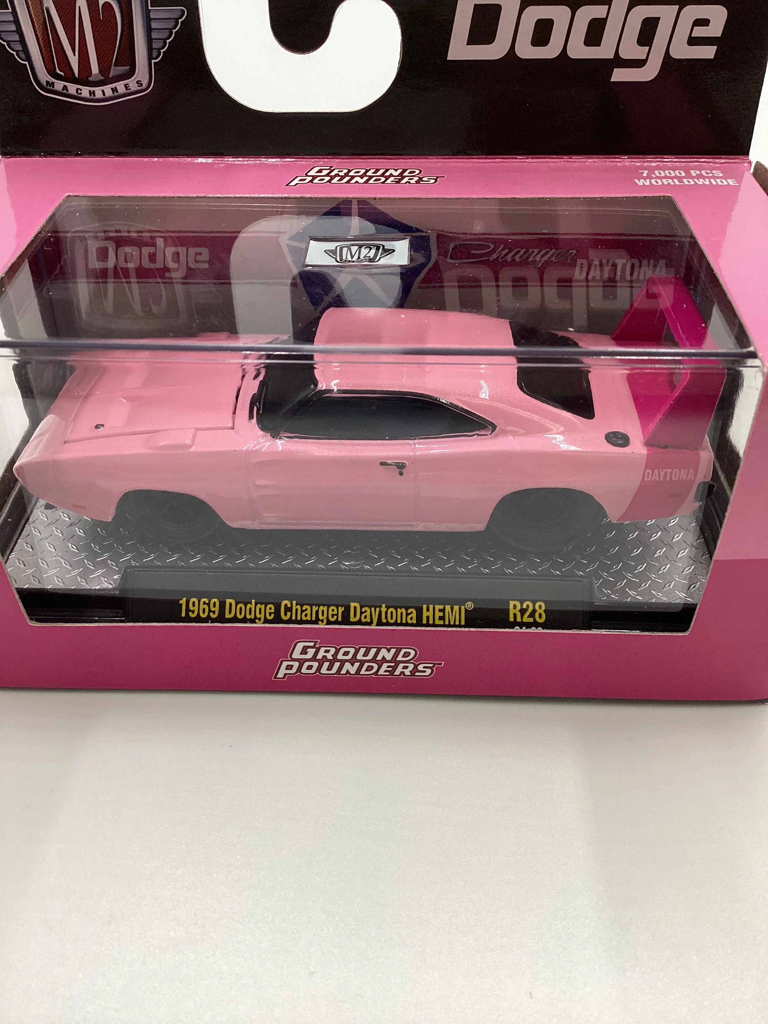 M2 Machines Ground Pounders 1969 Dodge Charger Daytona Hemi Pink R28 - Image 3