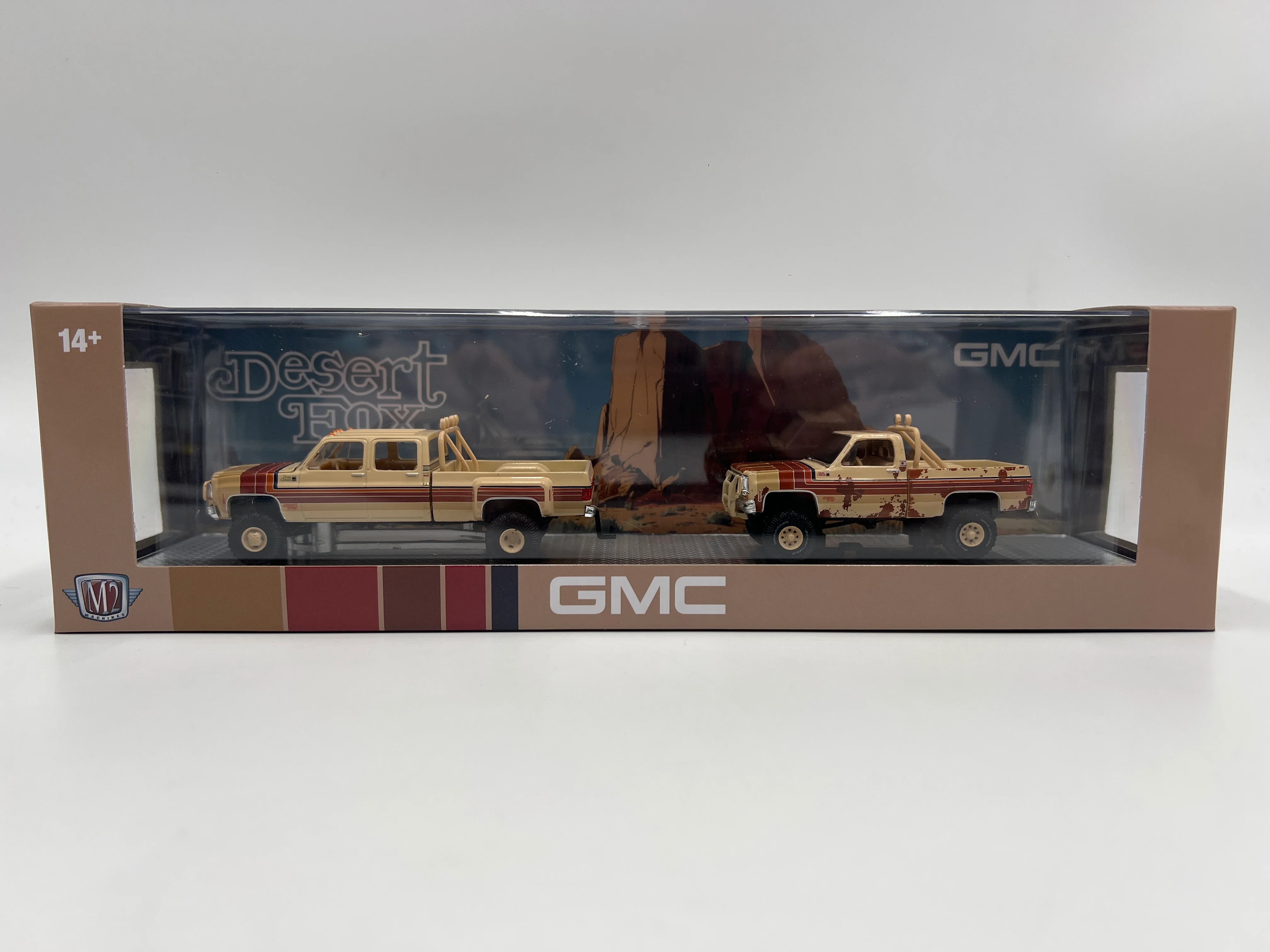 M2 Machines Haulers R95 1977 GMC Sierra Classic 3500 4x4 & Sierra Grande 15 Desert Fox