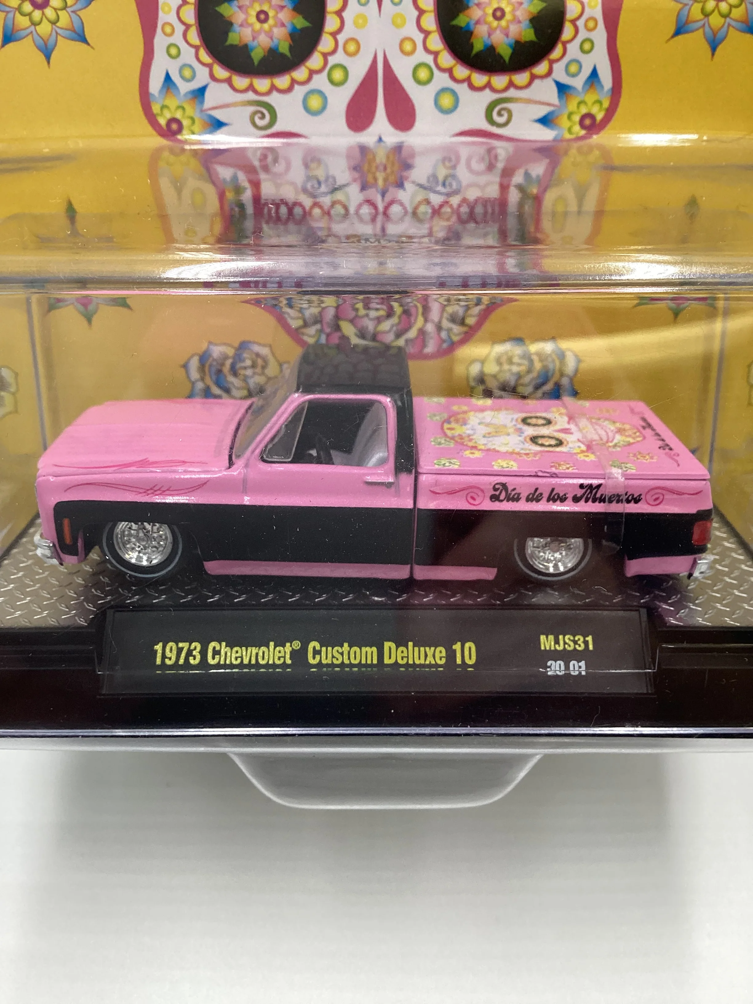 M2 machines Mijo Exclusives Dia De Los Muertos 1973 Chevrolet Cheyenne Custom Deluxe 10 Pink MJS31 - Image 3