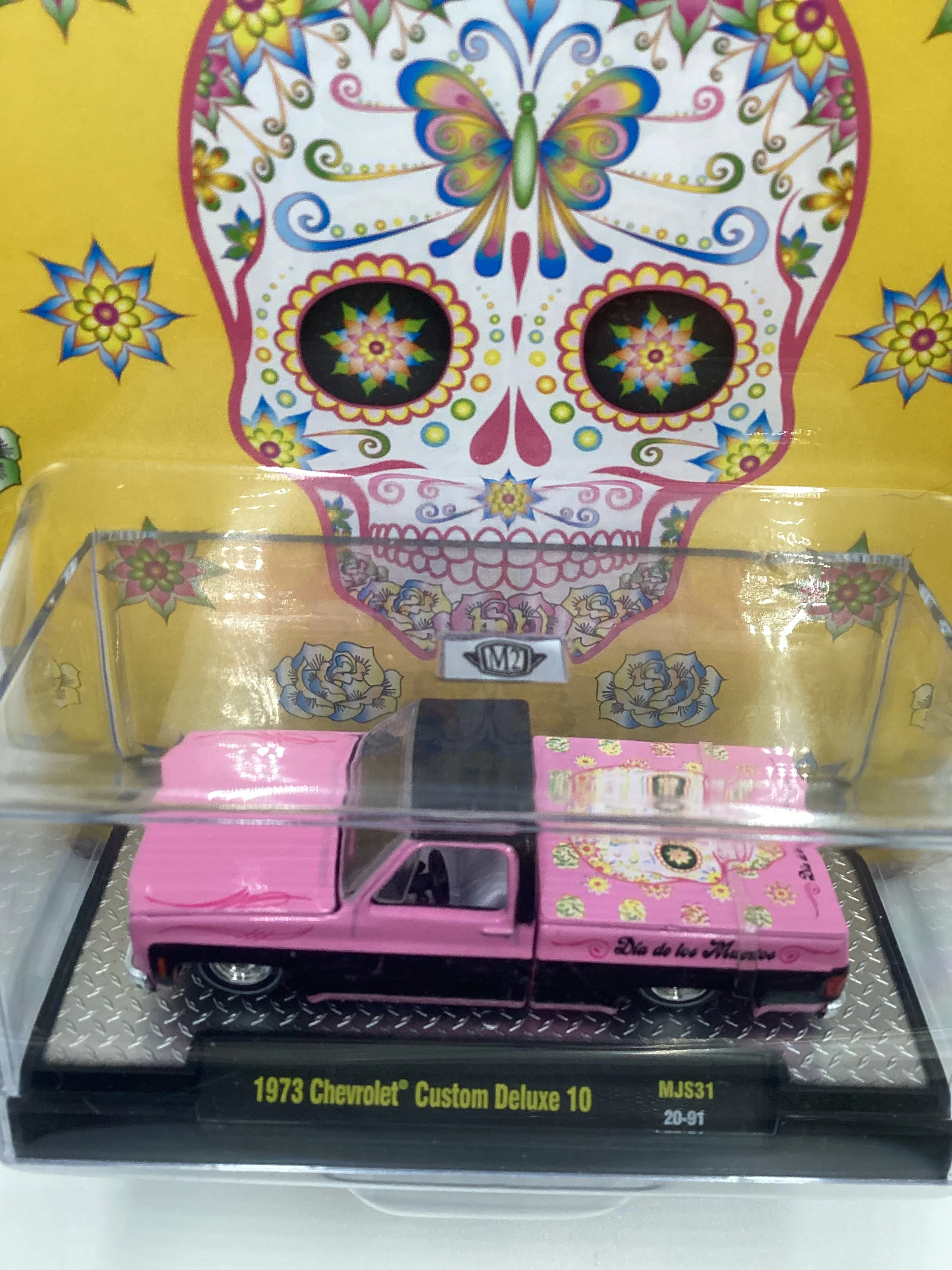 M2 machines Mijo Exclusives Dia De Los Muertos 1973 Chevrolet Cheyenne Custom Deluxe 10 Pink MJS31 - Image 6