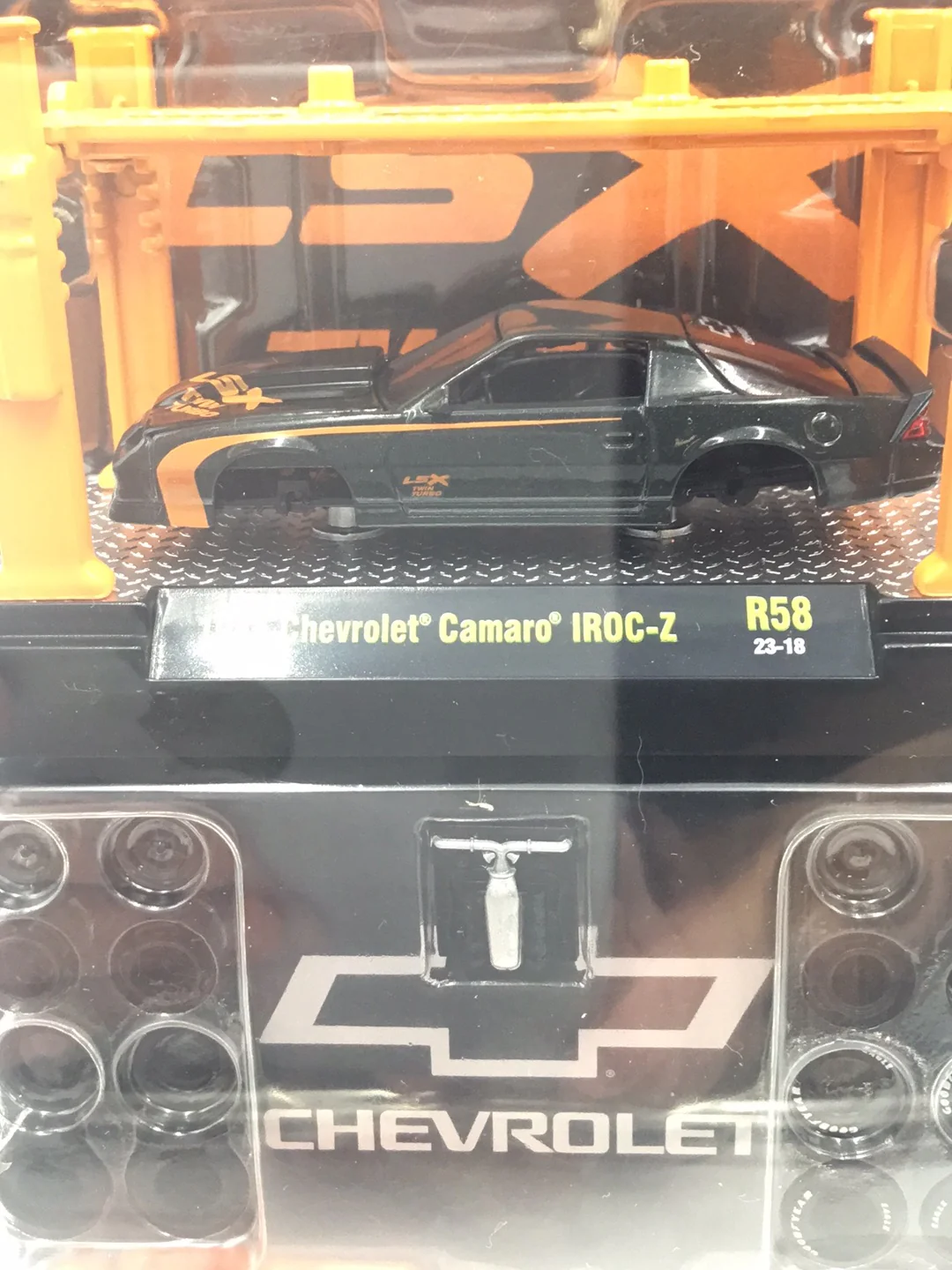 M2 Machines Model Kit 1985 Chevrolet Camaro IROC-Z R58 - Image 2