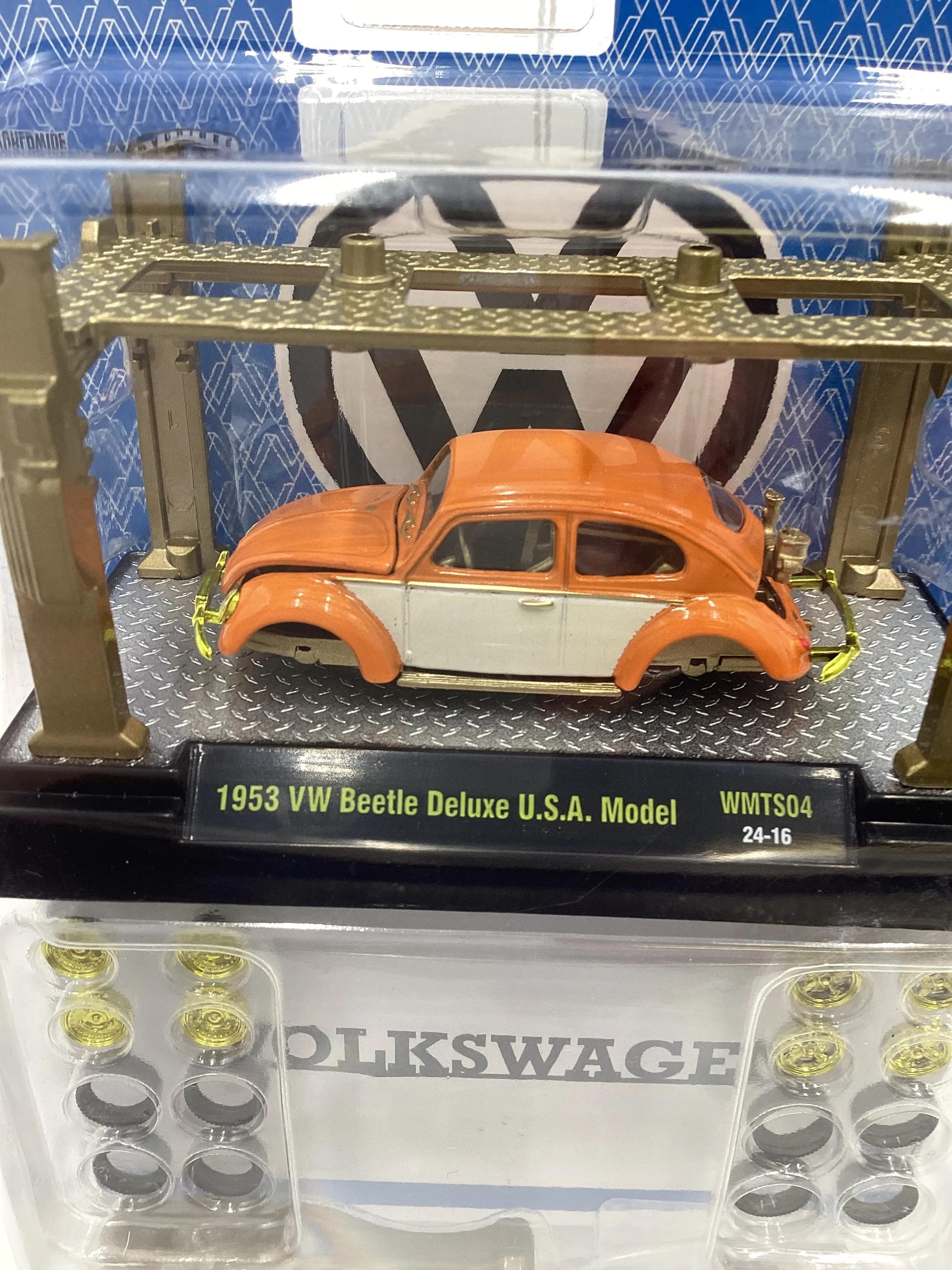 M2 MACHINES model kit CHASE 1/750 1953 VW Beetle Deluxe USA Model WMTS04 - Image 4