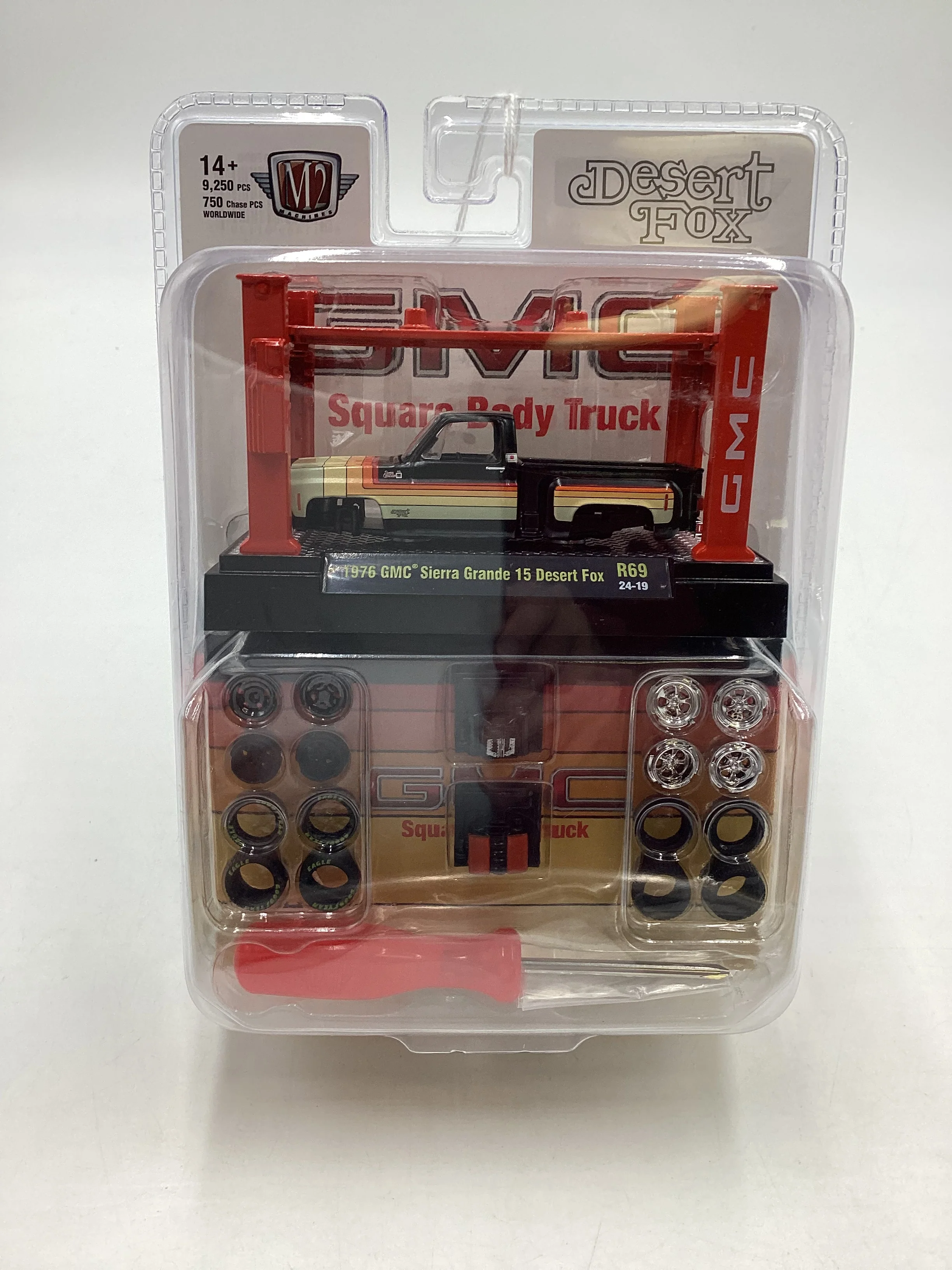 M2 Machines Model Kit R69 1976 GMC Sierra Grande 15 Desert Fox - Image 2