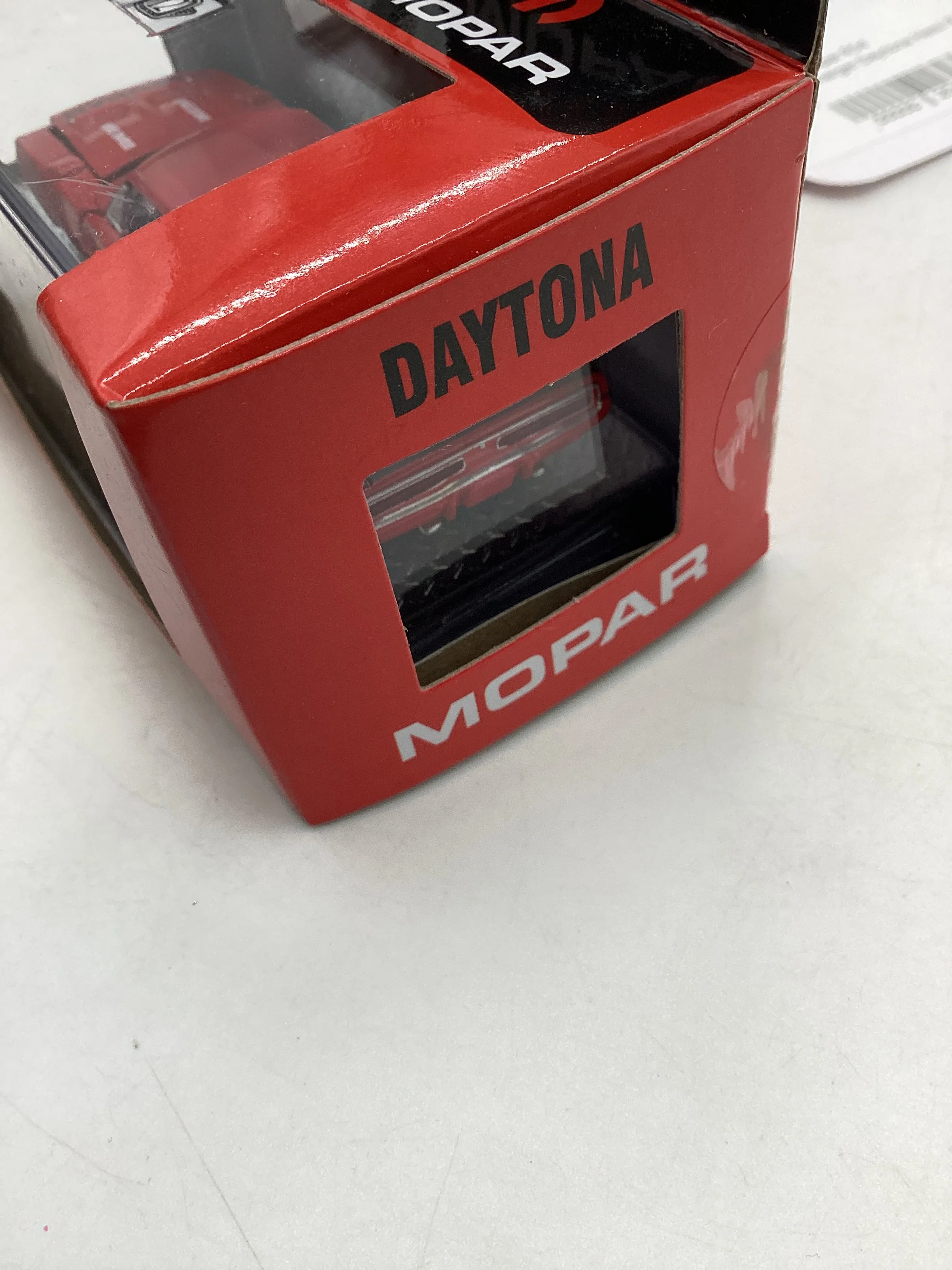 M2 Machines Mopar R54 1969 Dodge Charger Daytona Hemi Red - Image 3