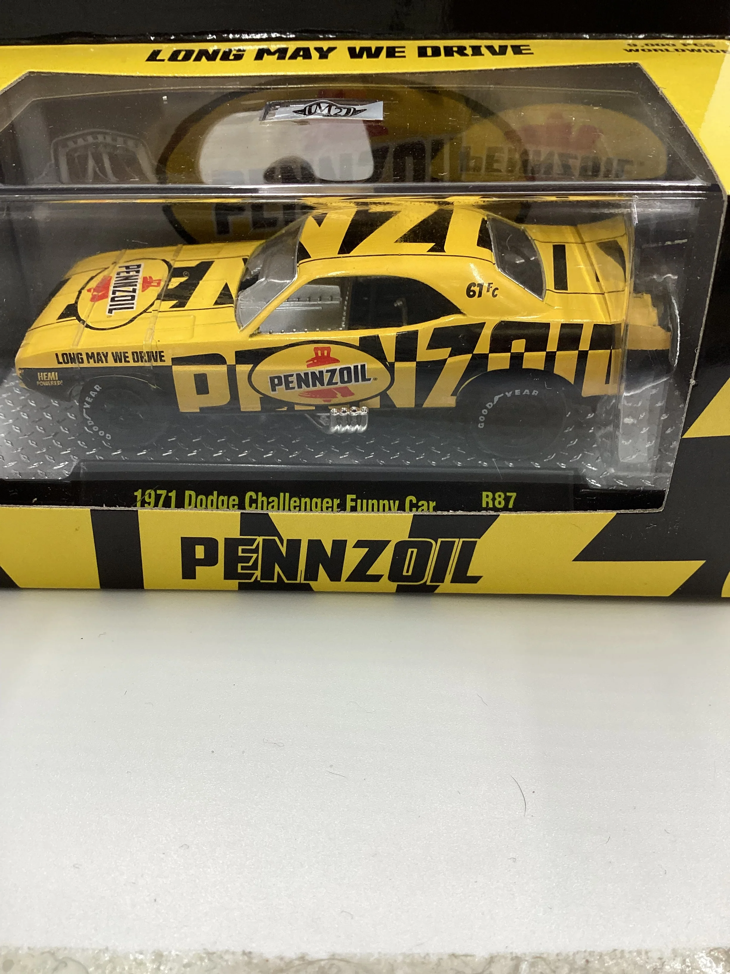 M2 MACHINES Pennzoil 1971 Dodge Challenger funny car Yellow R87 - Image 3