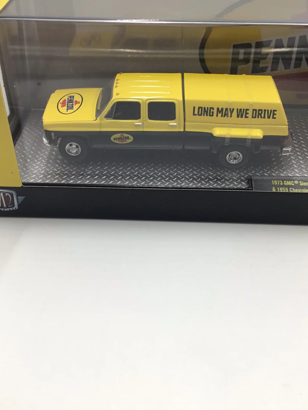 M2 Machines Pennzoil hauler 1973 GMC Sierra 3500 & 1959 Chevrolet Corvette XP-86 S42 - Image 3