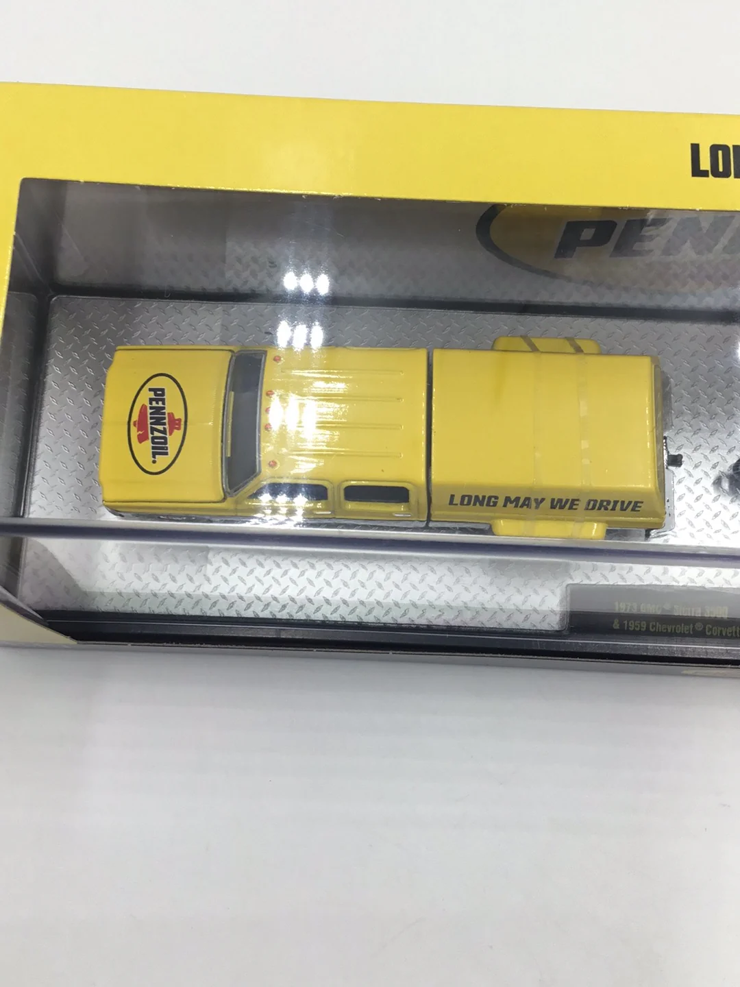 M2 Machines Pennzoil hauler 1973 GMC Sierra 3500 & 1959 Chevrolet Corvette XP-86 S42 - Image 6
