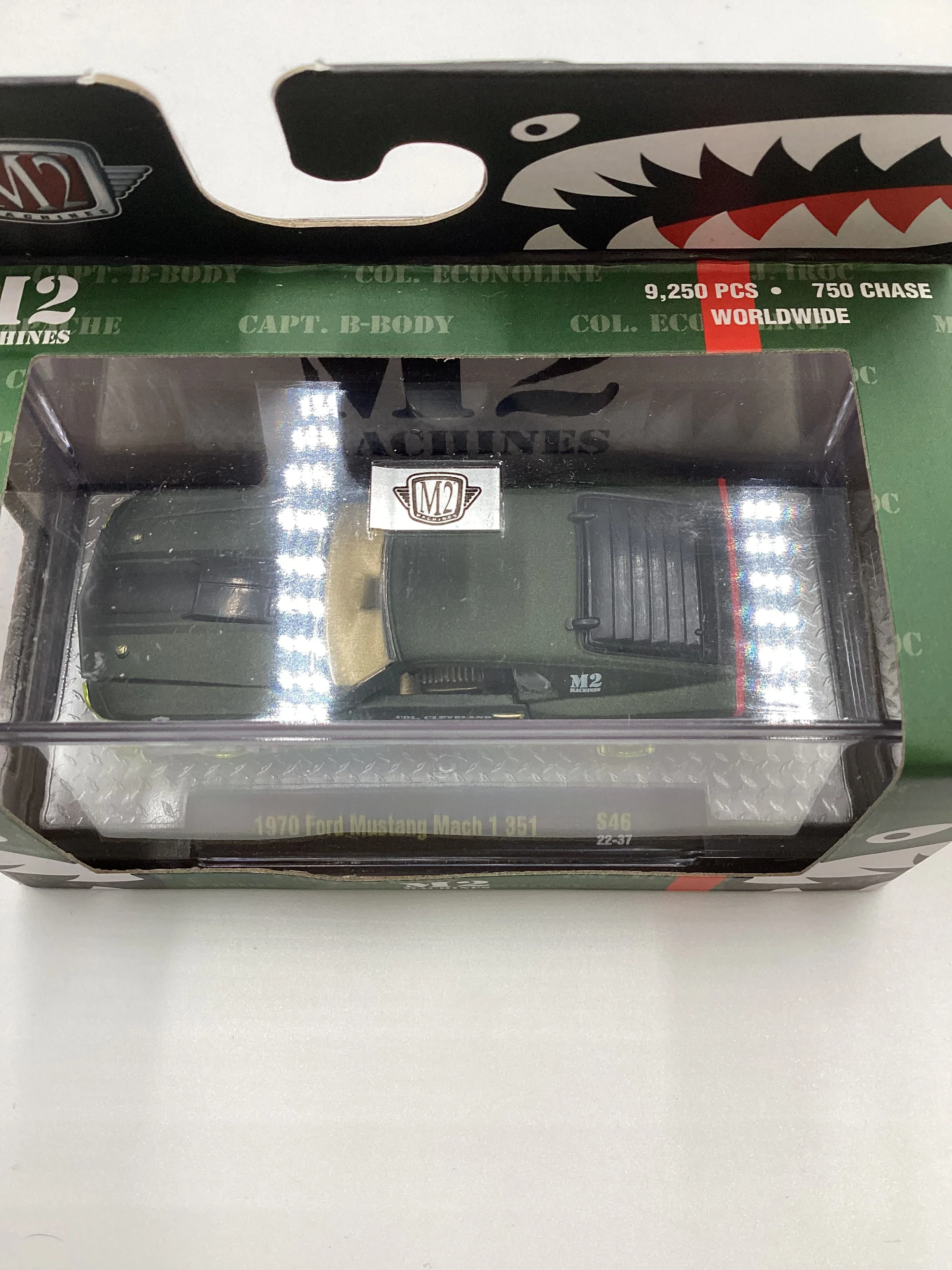 M2 Machines S46 Col. Cleveland 1970 Ford Mustang Mach 1 351 Green Chase with protector - Image 4