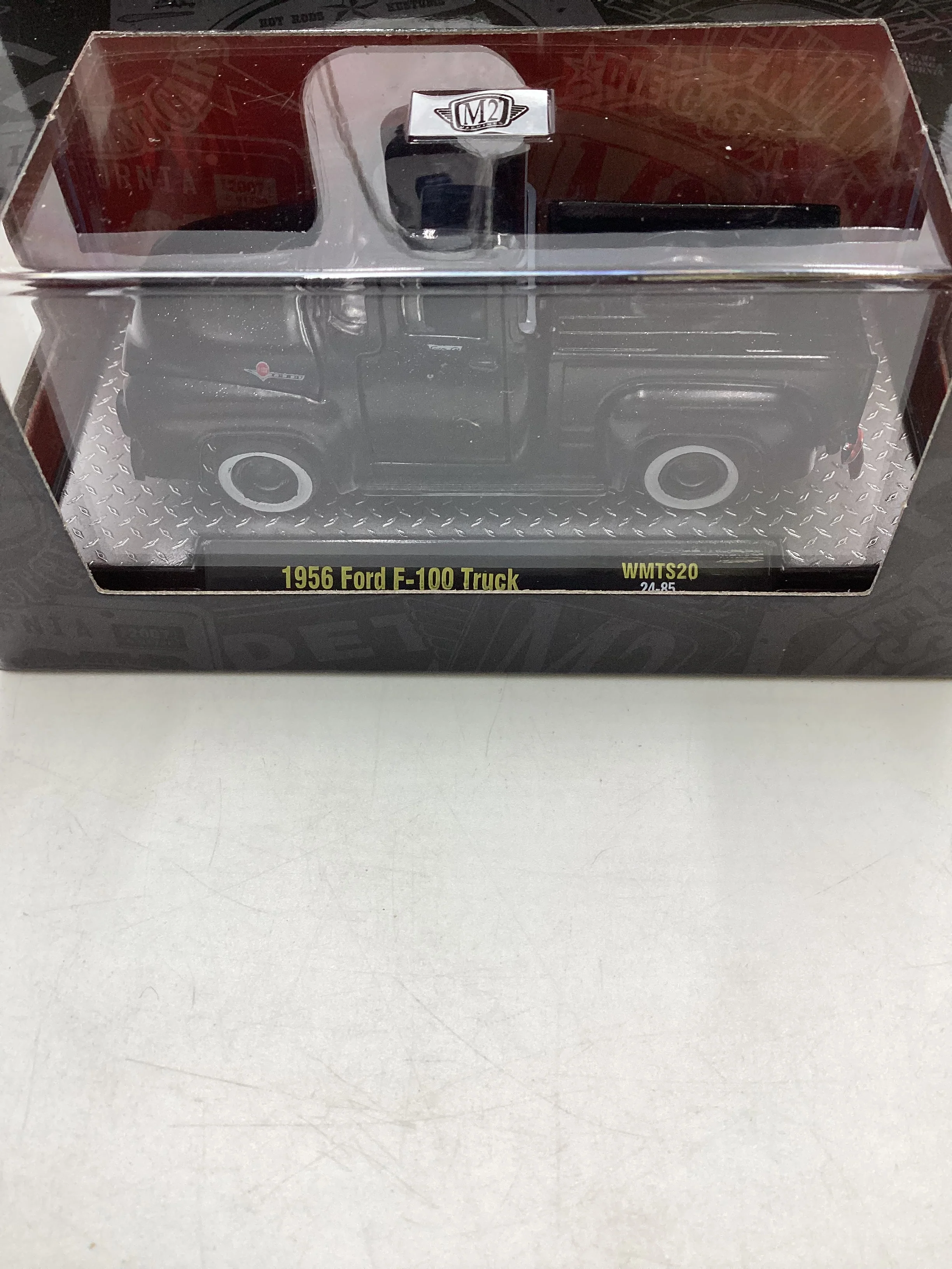 M2 Machines Special Edition Frozen Black Pearl 1956 Ford F 100 truck WMTS20 - Image 3