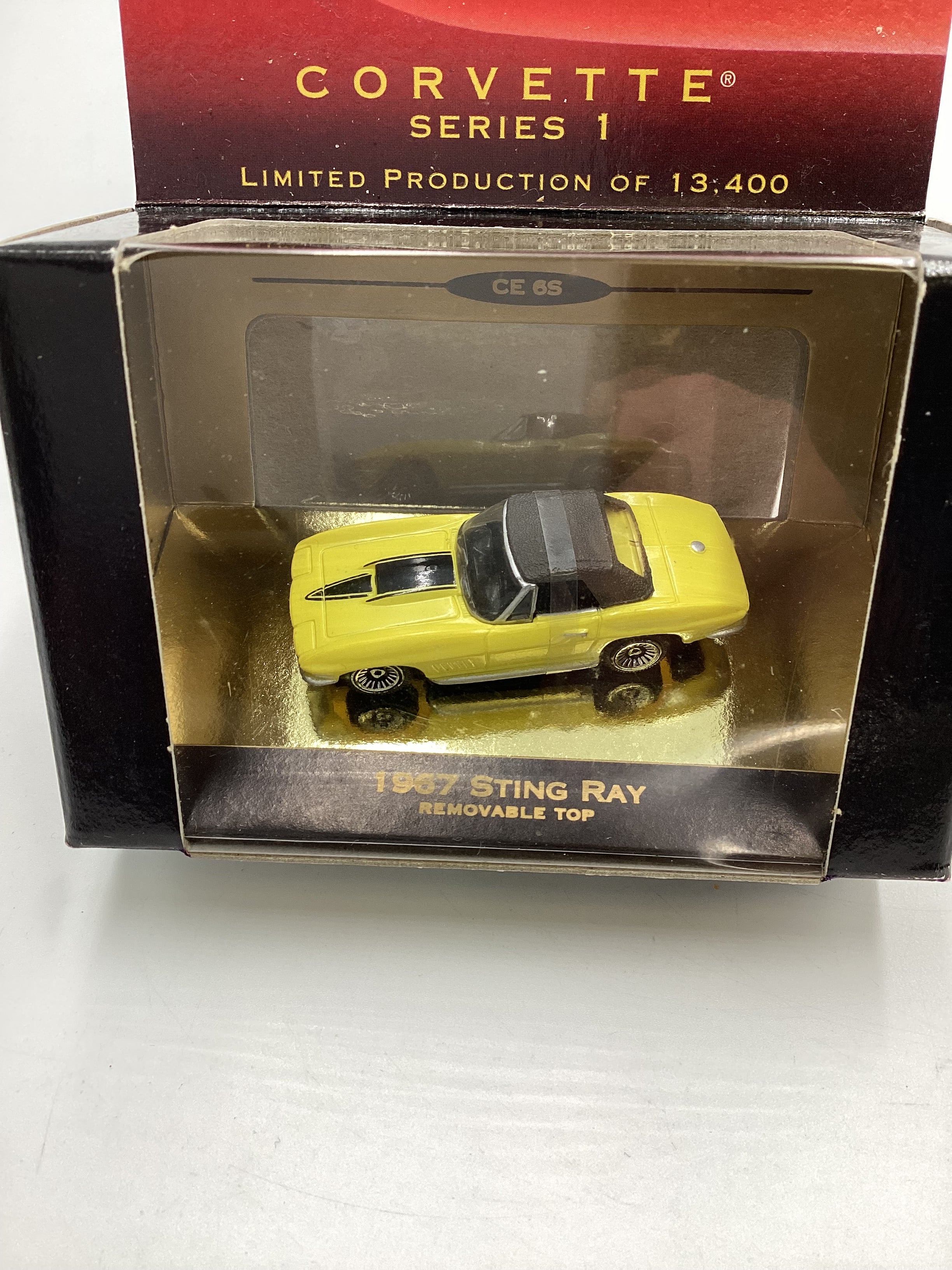 Micro Machines Collectors Edition Corvette Series 1 1967 Sting Ray Yellow 1/13400 SR CE 65 - Image 2