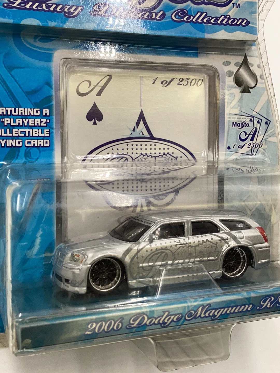 Maisto Playerz Luxury DIECAST Collection 2006 Dodge Magnum R/T - Image 4