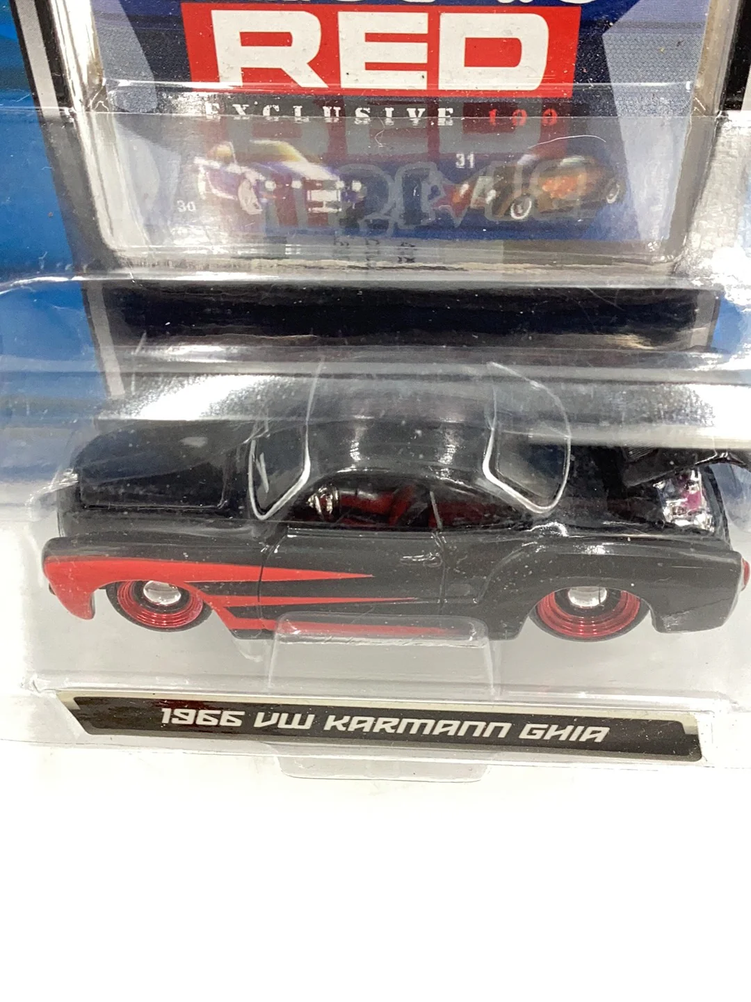 Maisto Target exclusive all stars red 1966 VW Karmann Gaia - Image 5