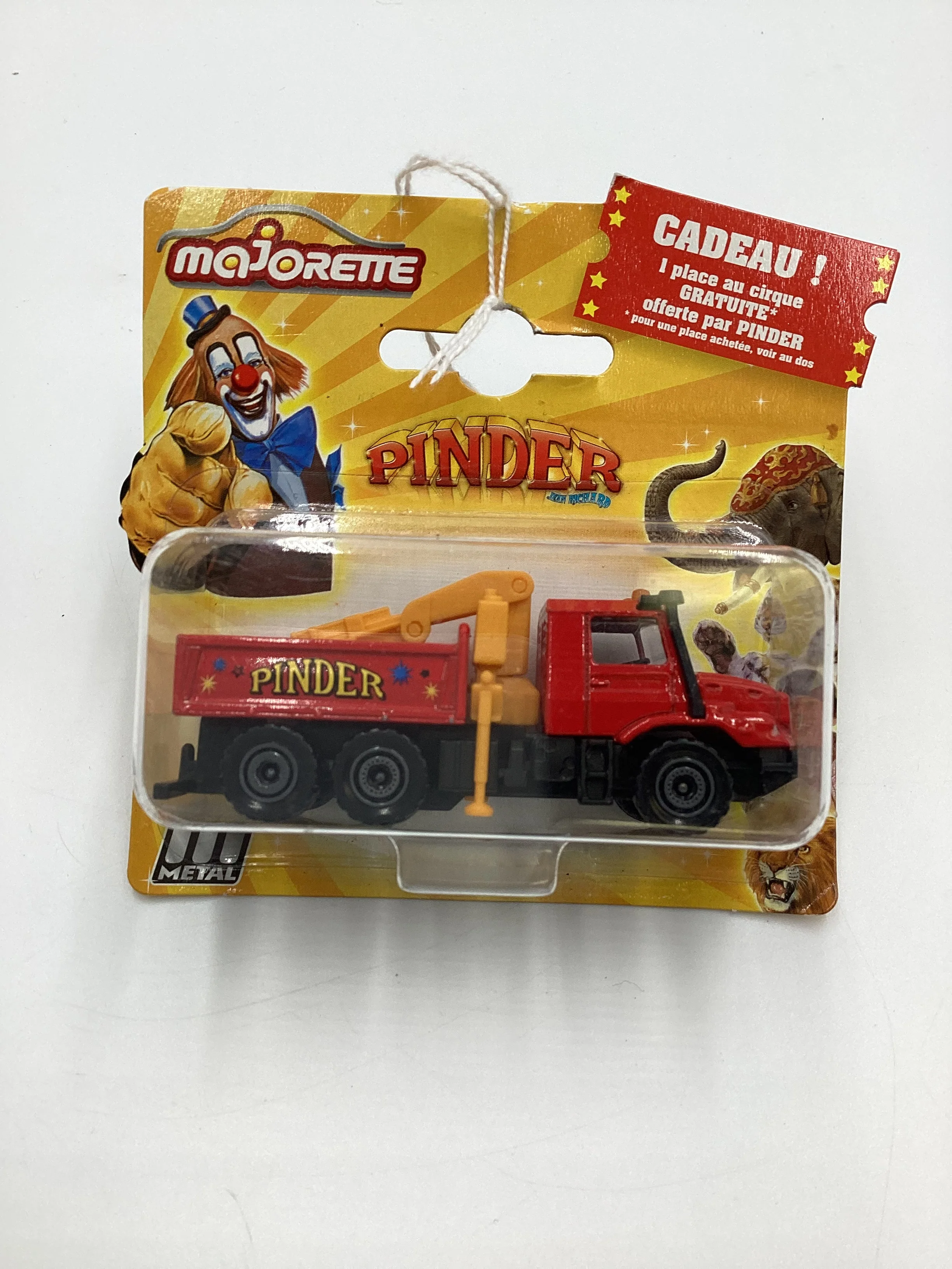 Majorette Pinder Mercedes Benz Zetros Red SR - Image 2