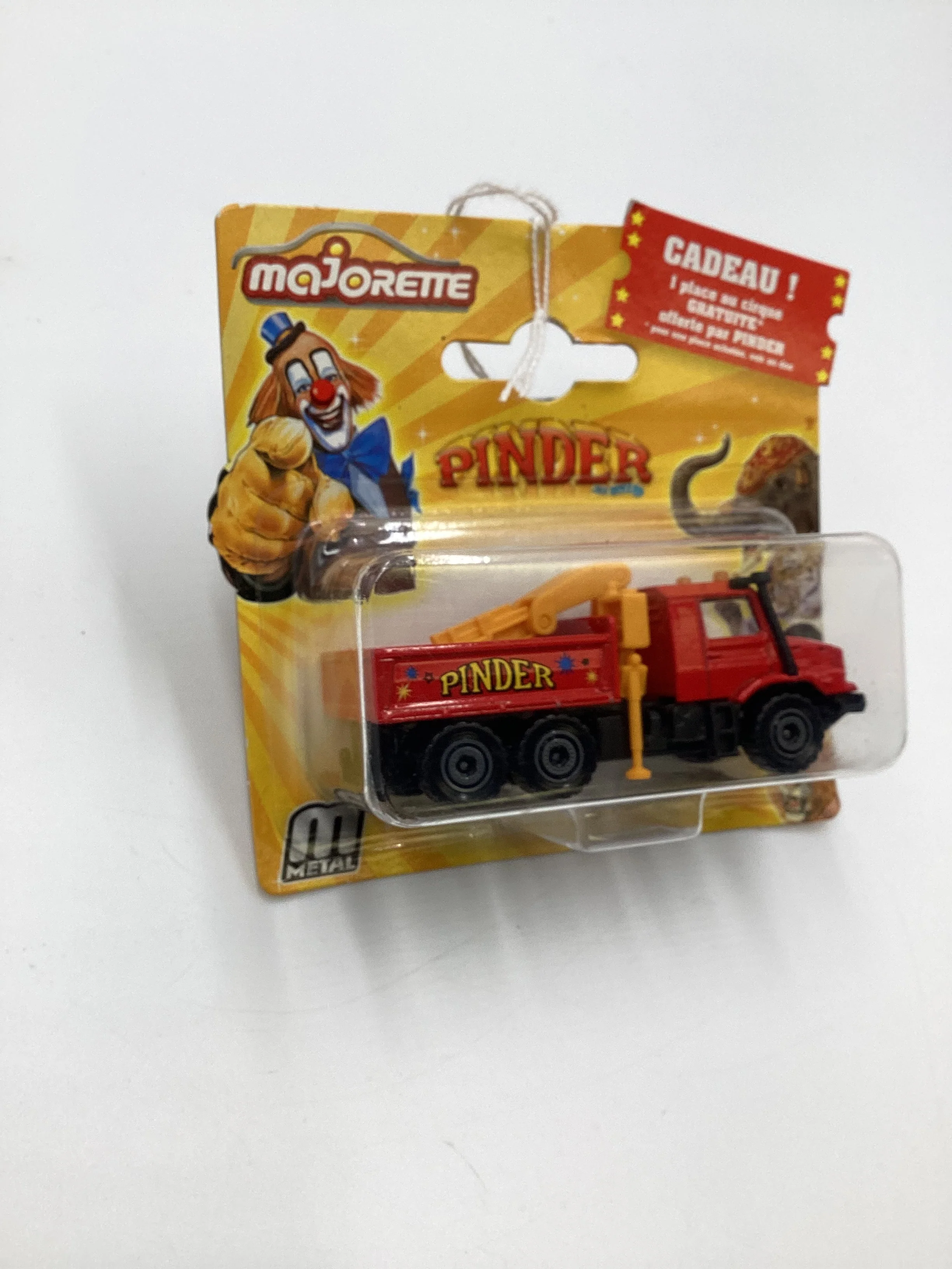 Majorette Pinder Mercedes Benz Zetros Red SR - Image 4