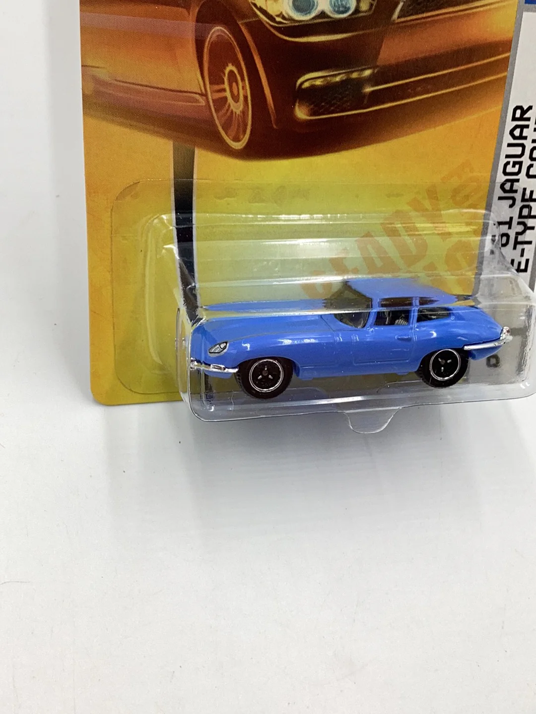 Matchbox 2008 #6 1961 Jaguar E -Type Coupe blue 209C - Image 3